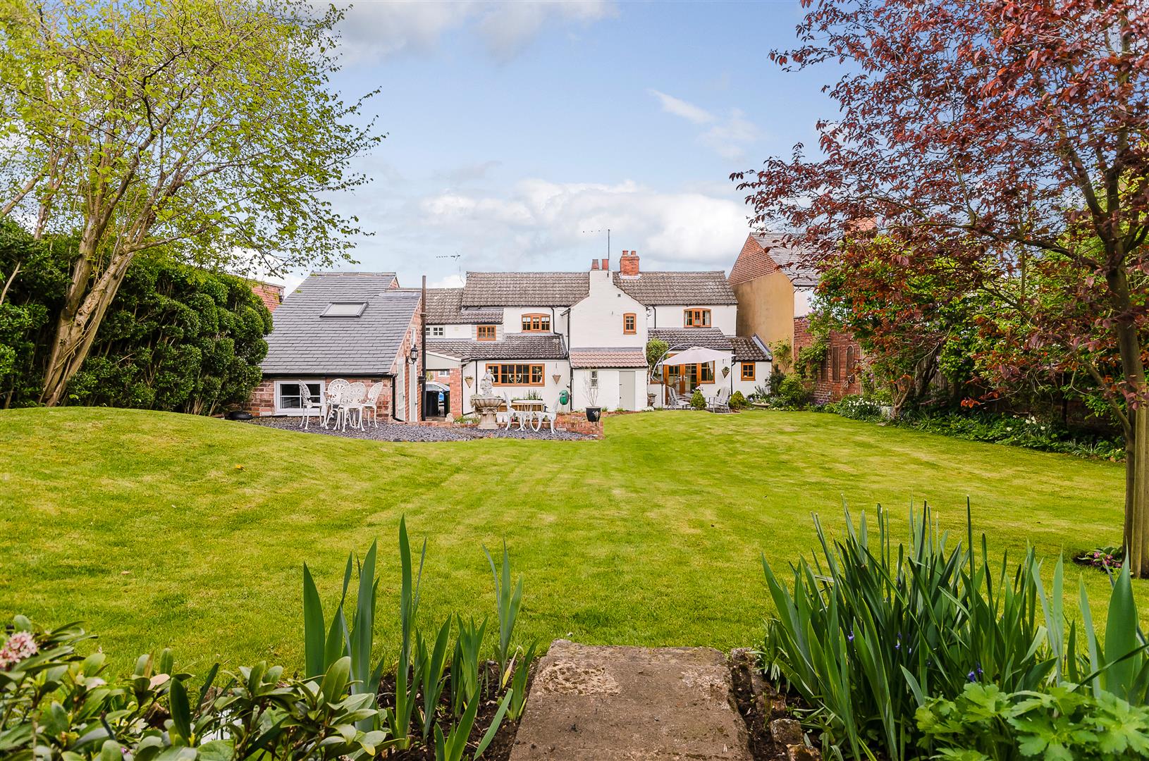 4 bedroom Cottage for sale in Hillmorton