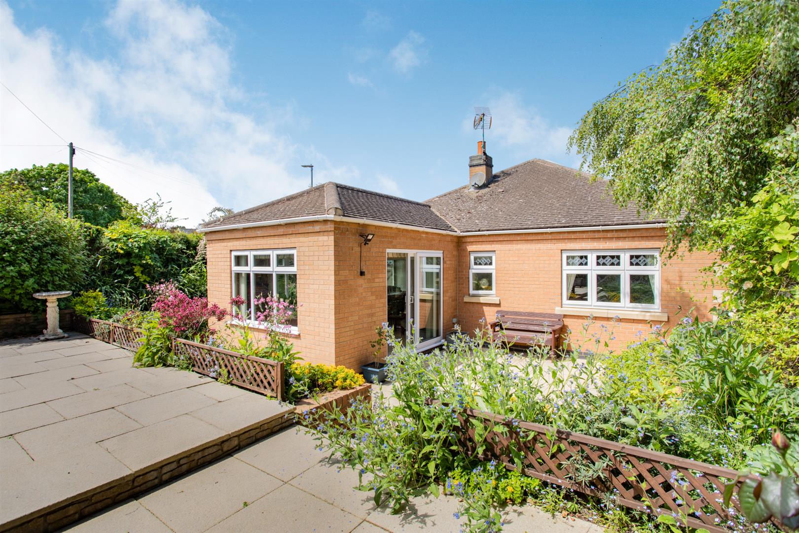 4 bedroom Bungalow for sale in Hinckley