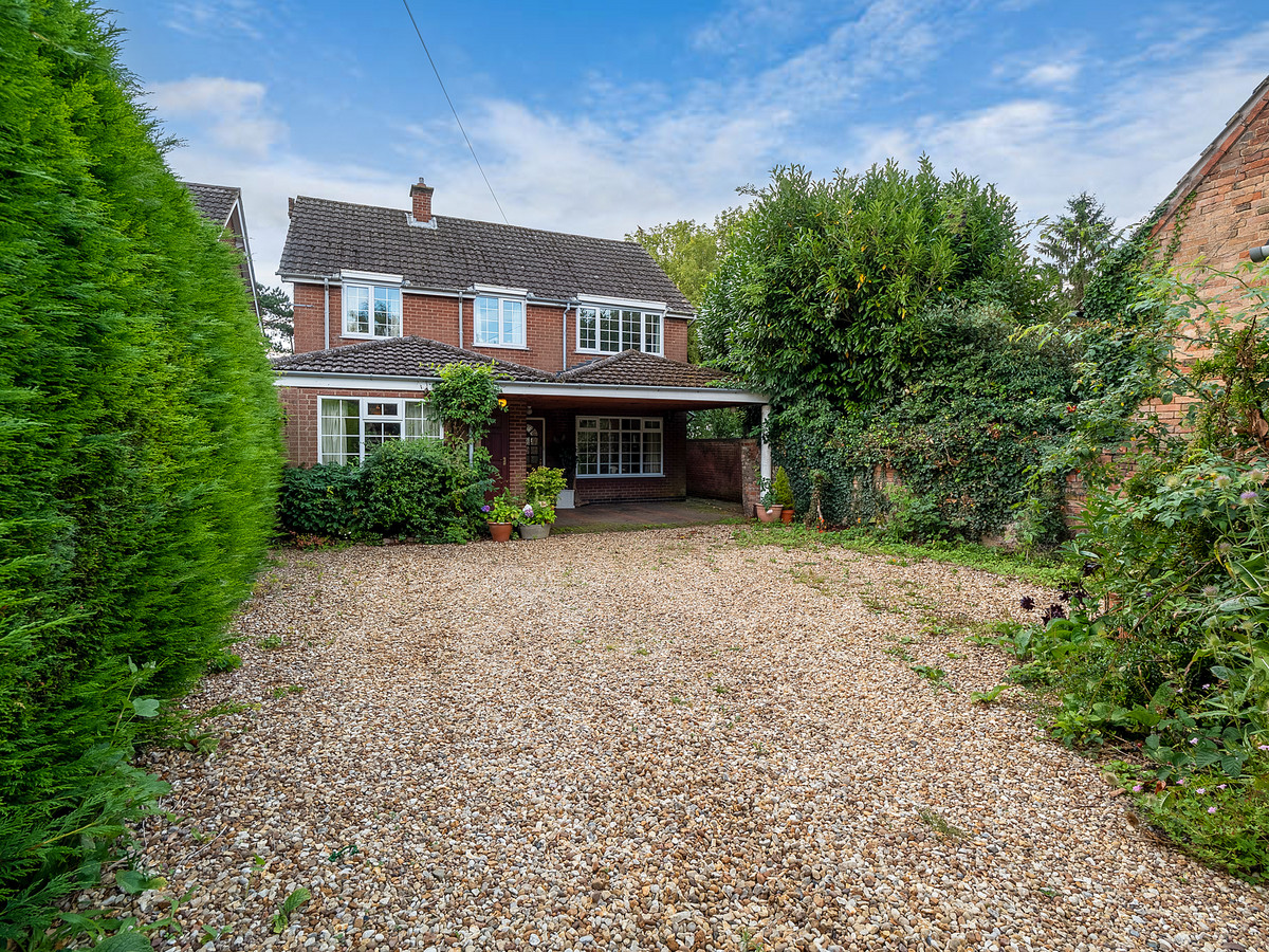 Detached House for sale with 4 bedrooms, Main Street, Stretton Under