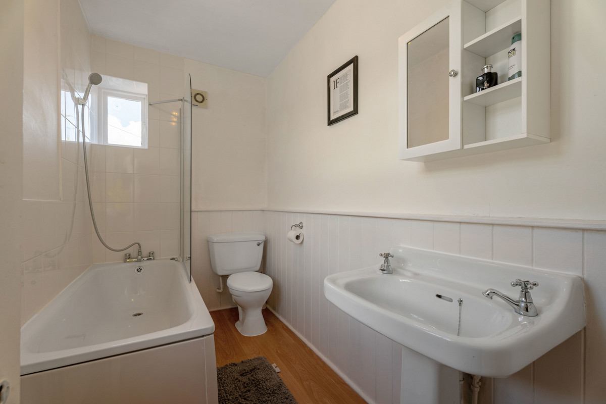 Detached House for sale with 5 bedrooms, Main Street, Long Lawford Fine & Country