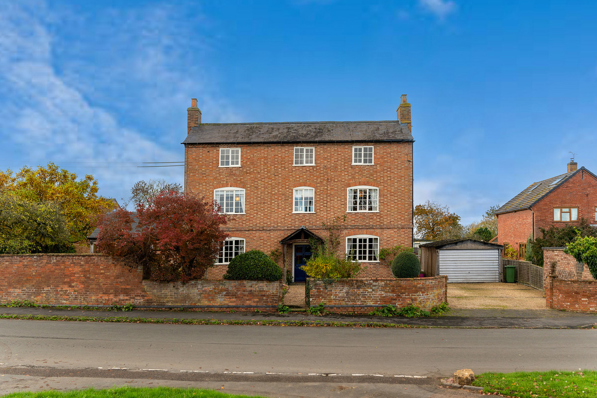 Detached House for sale with 6 bedrooms, School Street, Church Lawford