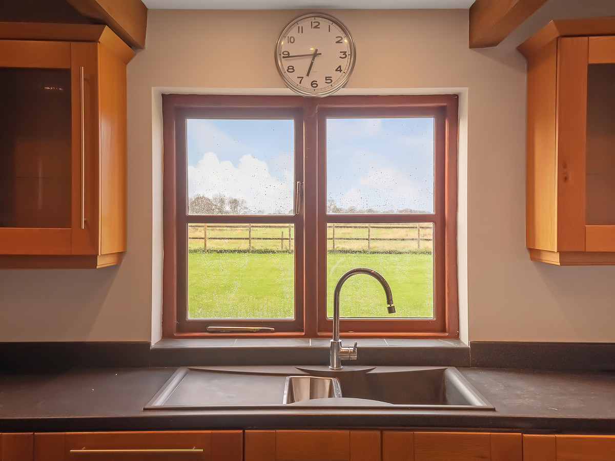 Detached House for sale with 5 bedrooms, Cawston Lane, Dunchurch Fine & Country