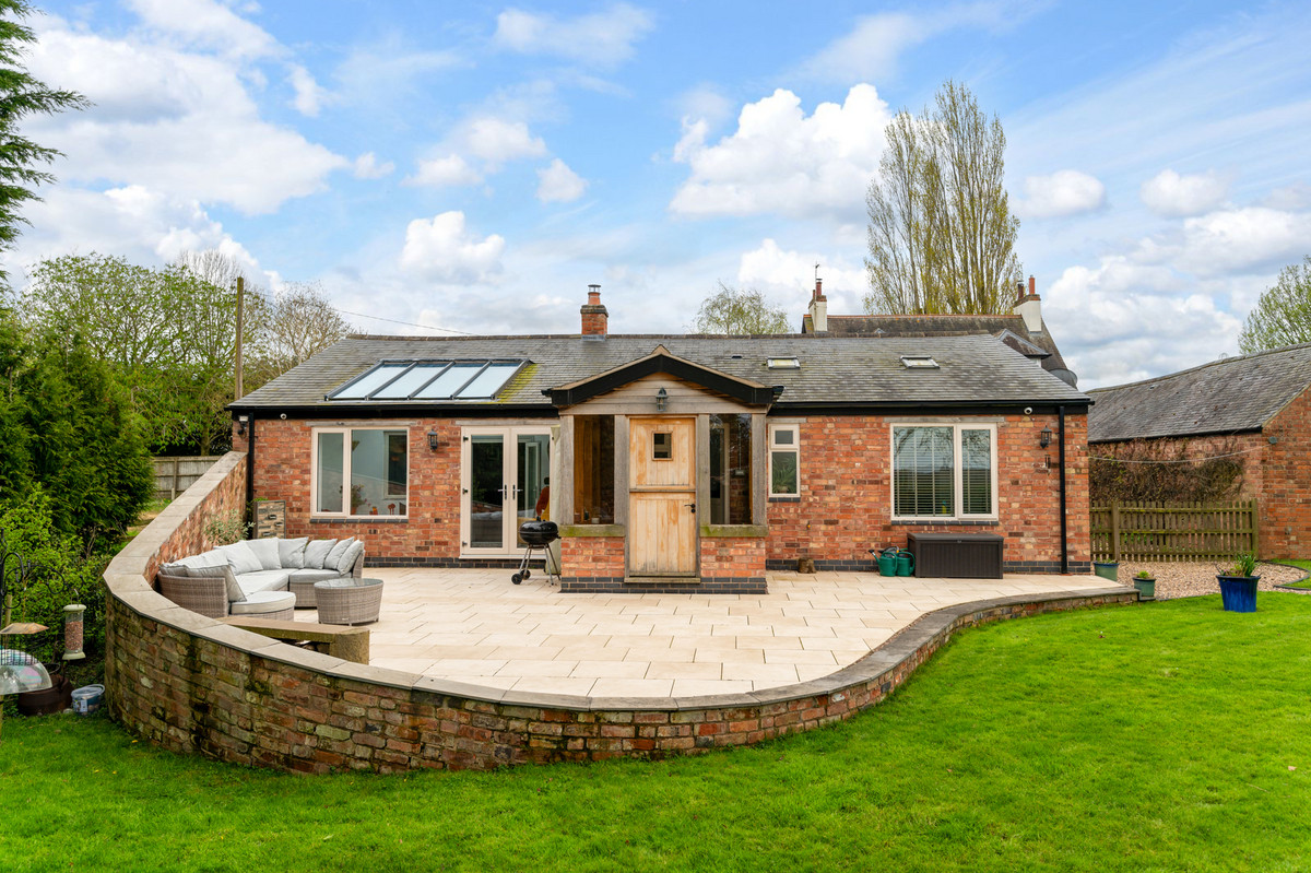 Detached House for sale with 4 bedrooms, Lutterworth Road Lutterworth