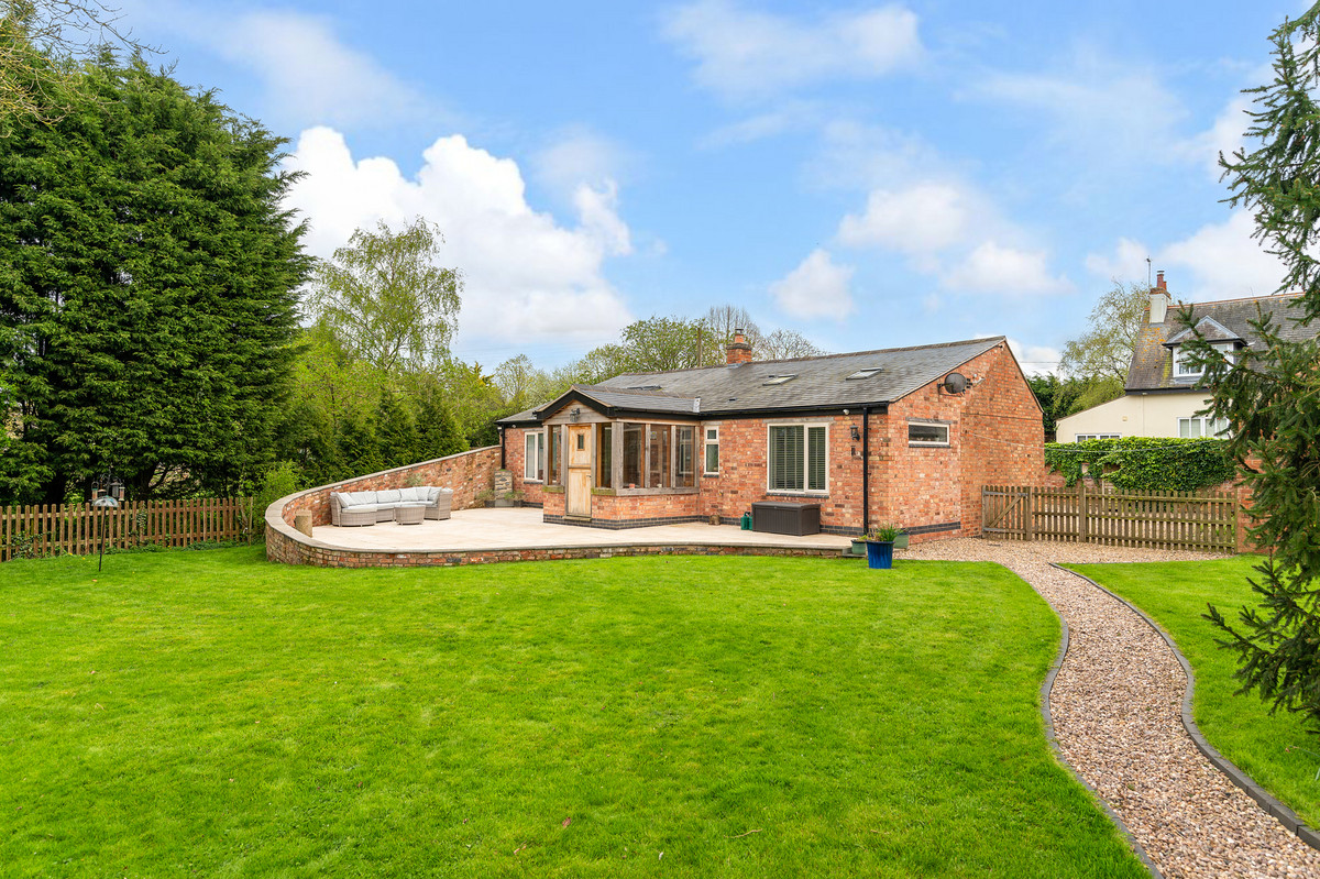 Detached House for sale with 4 bedrooms, Lutterworth Road Lutterworth