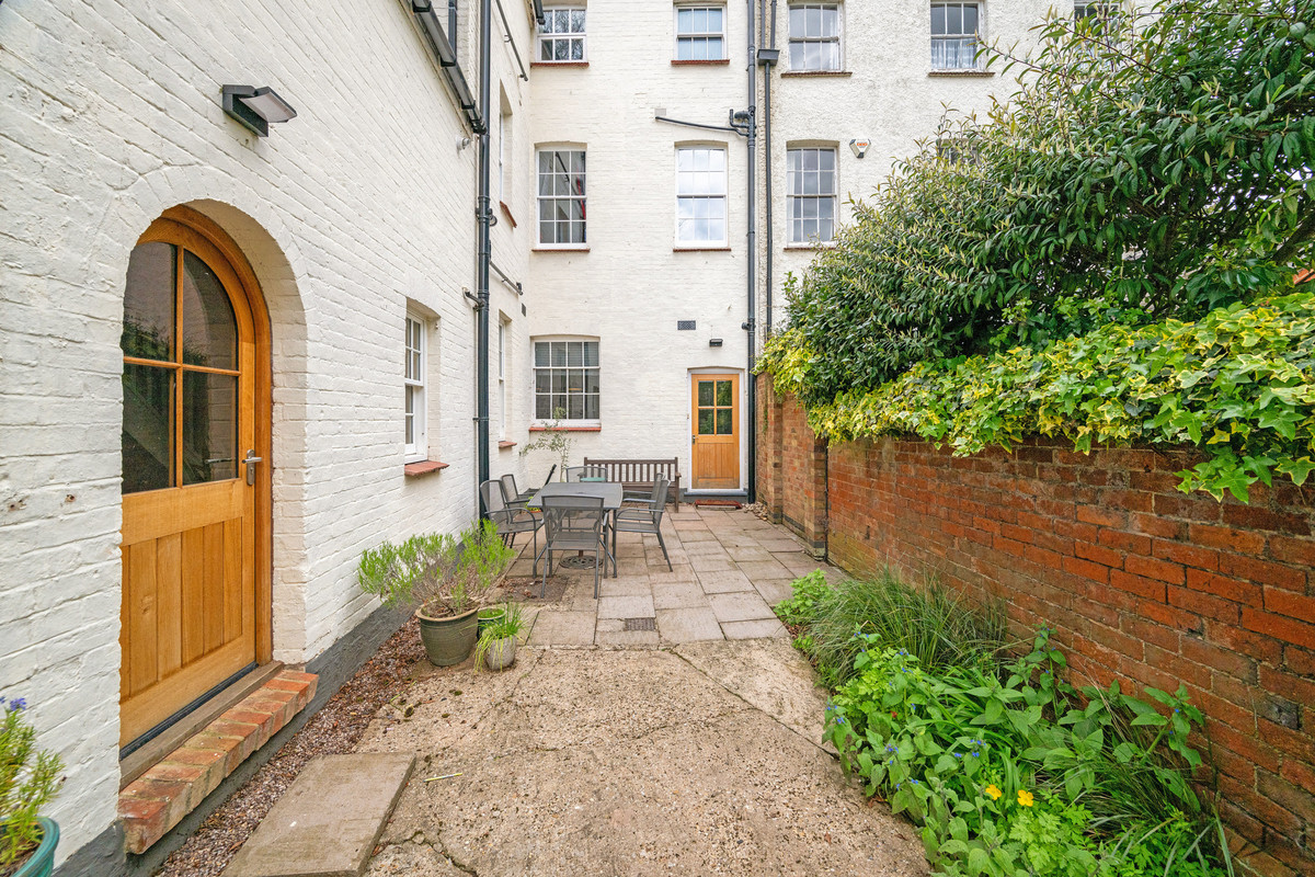 Townhouse for sale with 5 bedrooms, Hillmorton Road Rugby, Warwickshire