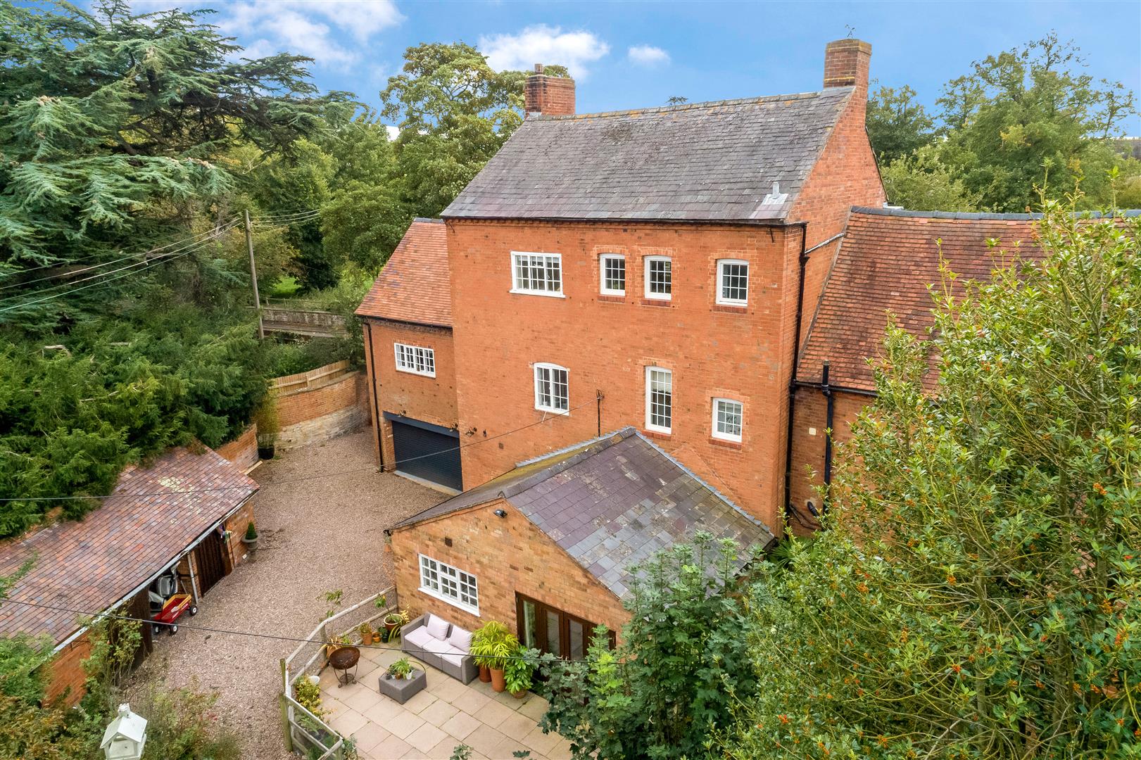 5 bedroom SemiDetached House for sale in Evesham