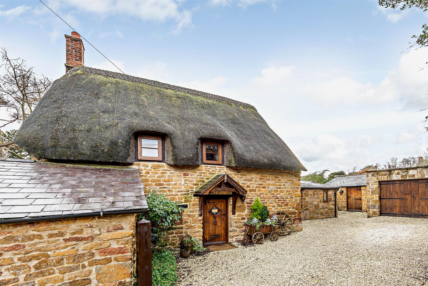 2 bedroom Cottage for sale in Banbury