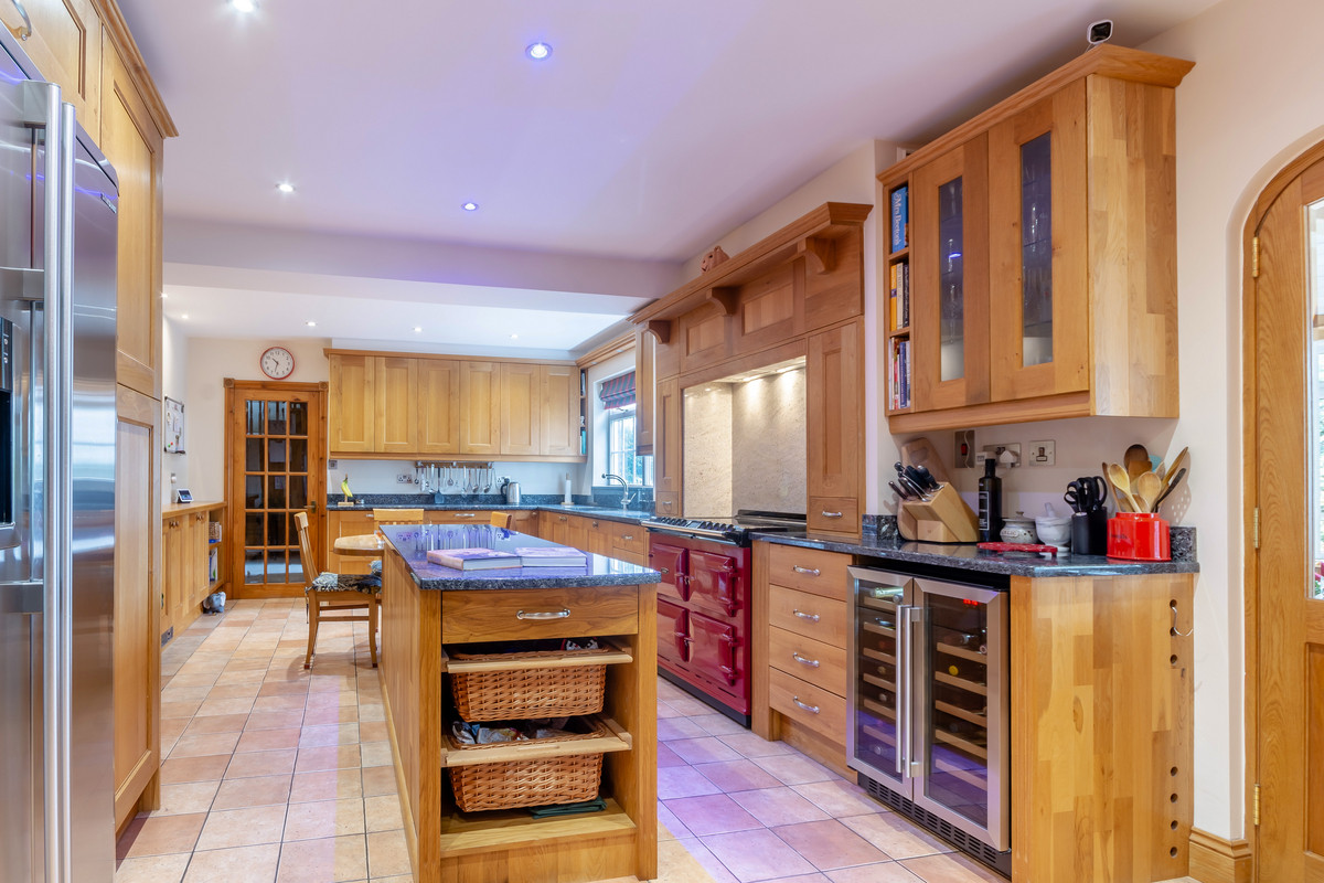 Country House for sale with 6 bedrooms, Chinnor Road Thame, Oxfordshire