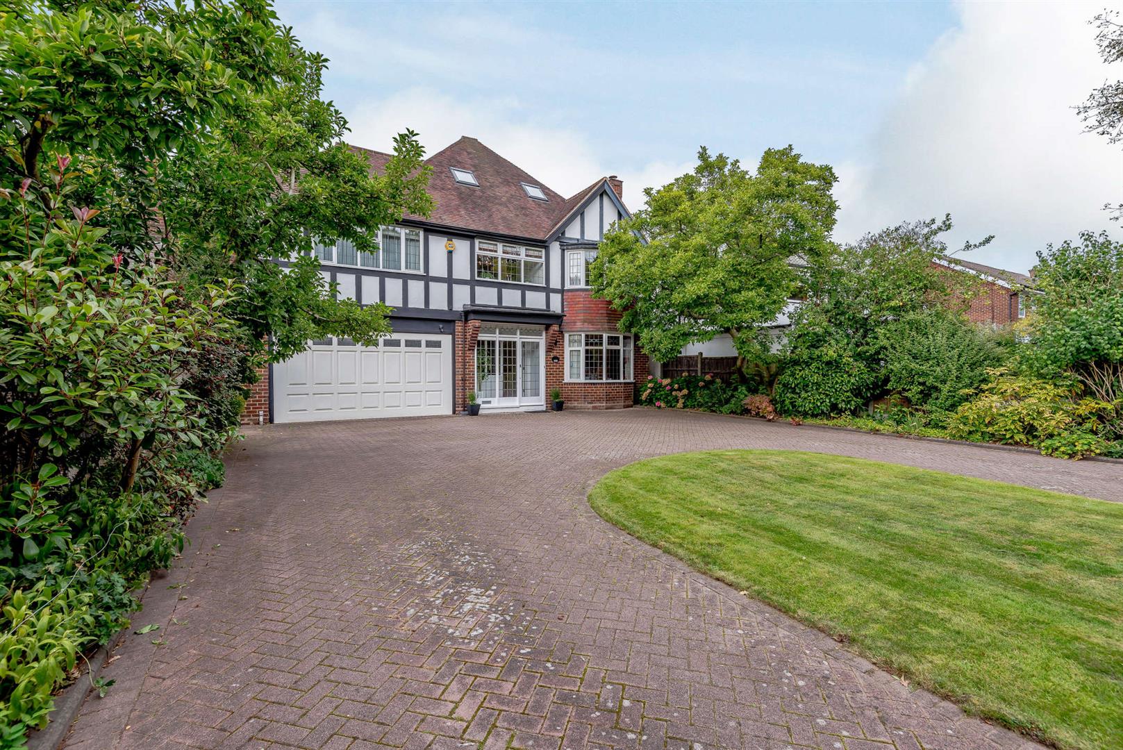 4 bedroom Detached House for sale in Sutton Coldfield