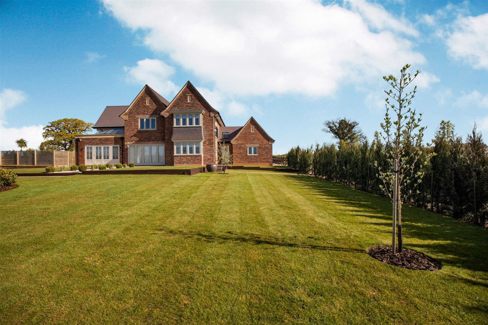 4 bedroom Detached House for sale in Walsall