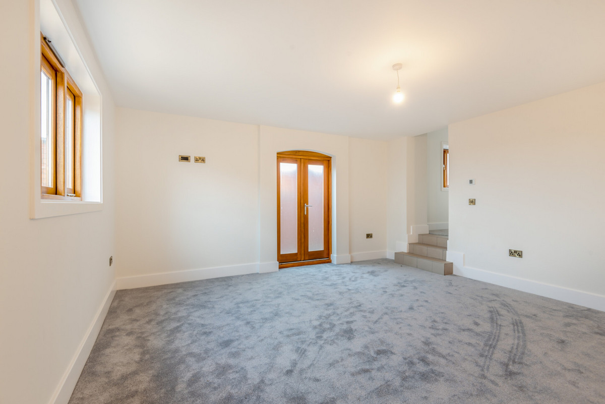 Barn Conversion for sale with 5 bedrooms, Thorneyfields Lane