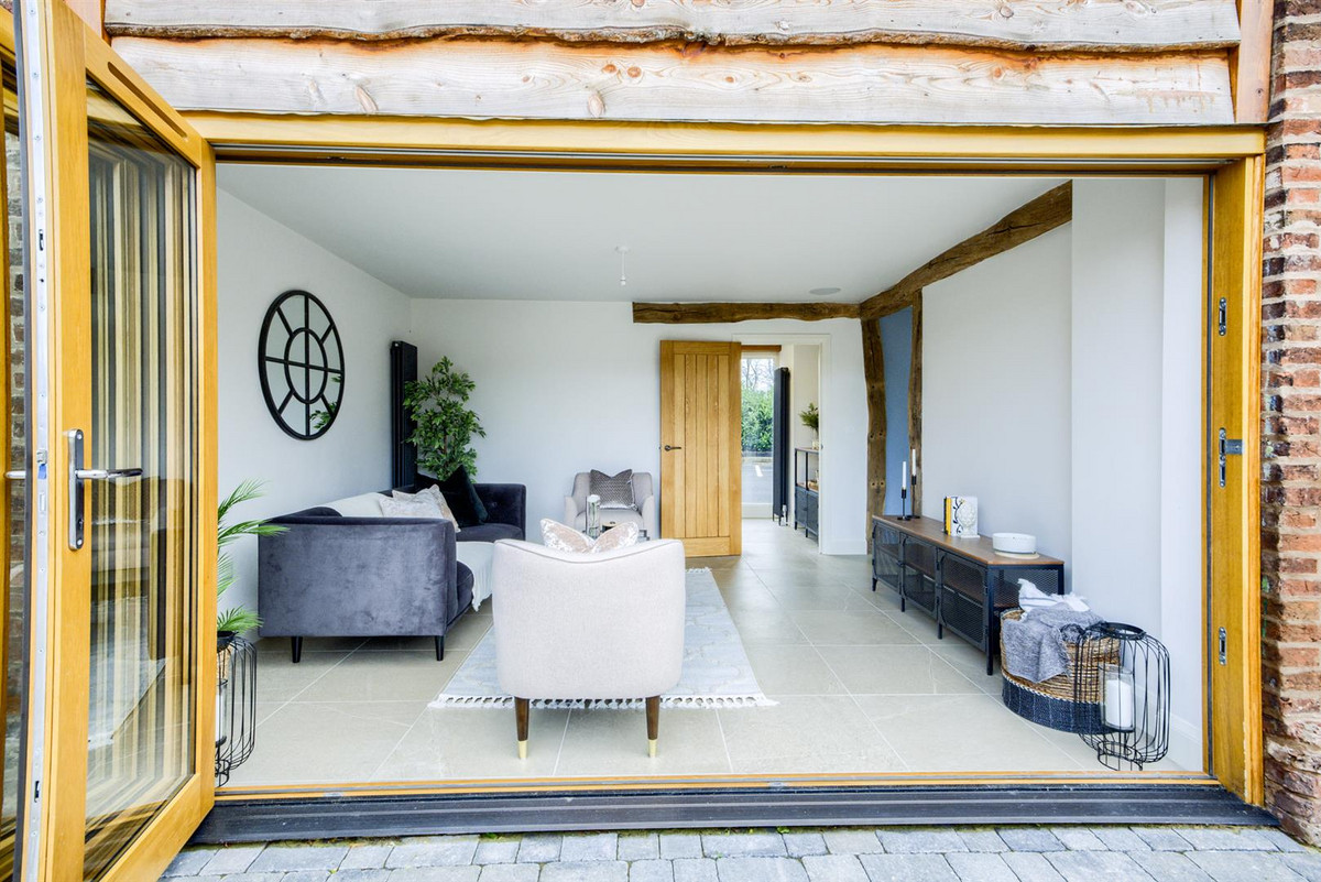 Barn Conversion for sale with 3 bedrooms, Wolverhampton Road, Prestwood