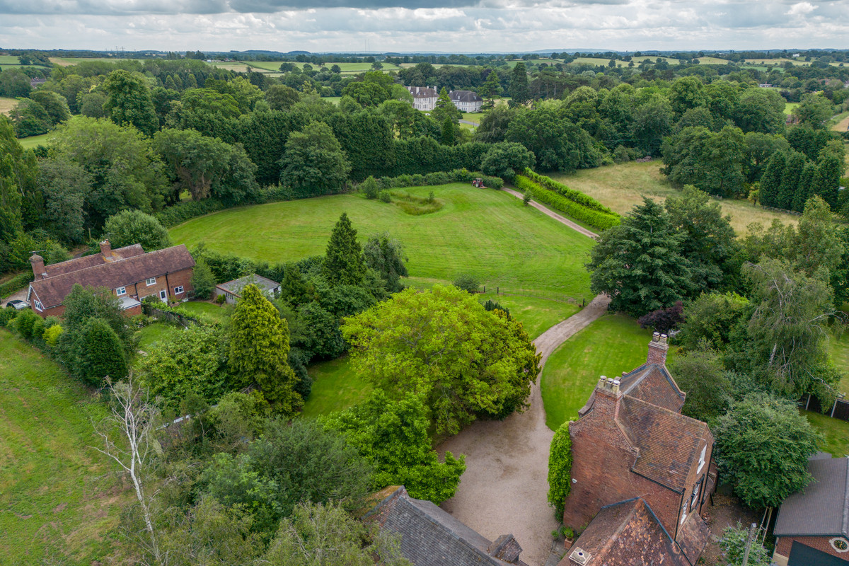 Country House for sale with 5 bedrooms, Dobes Lane Brockencote