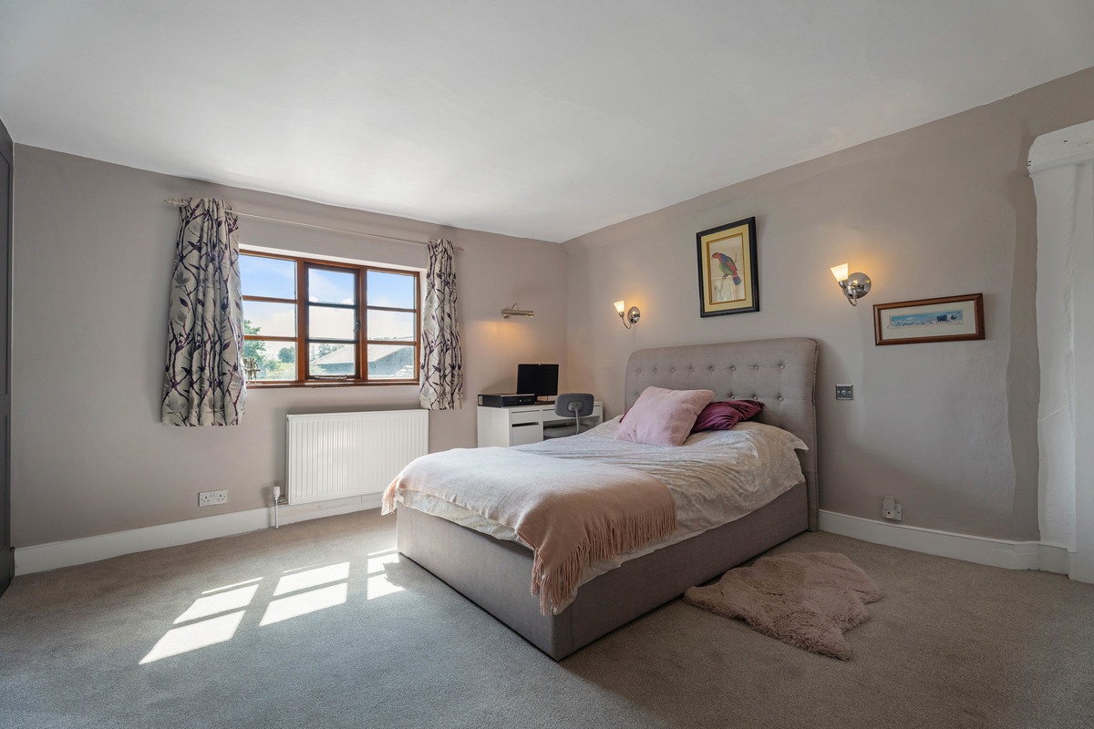 Detached House for sale with 5 bedrooms, Worcester Road Harvington