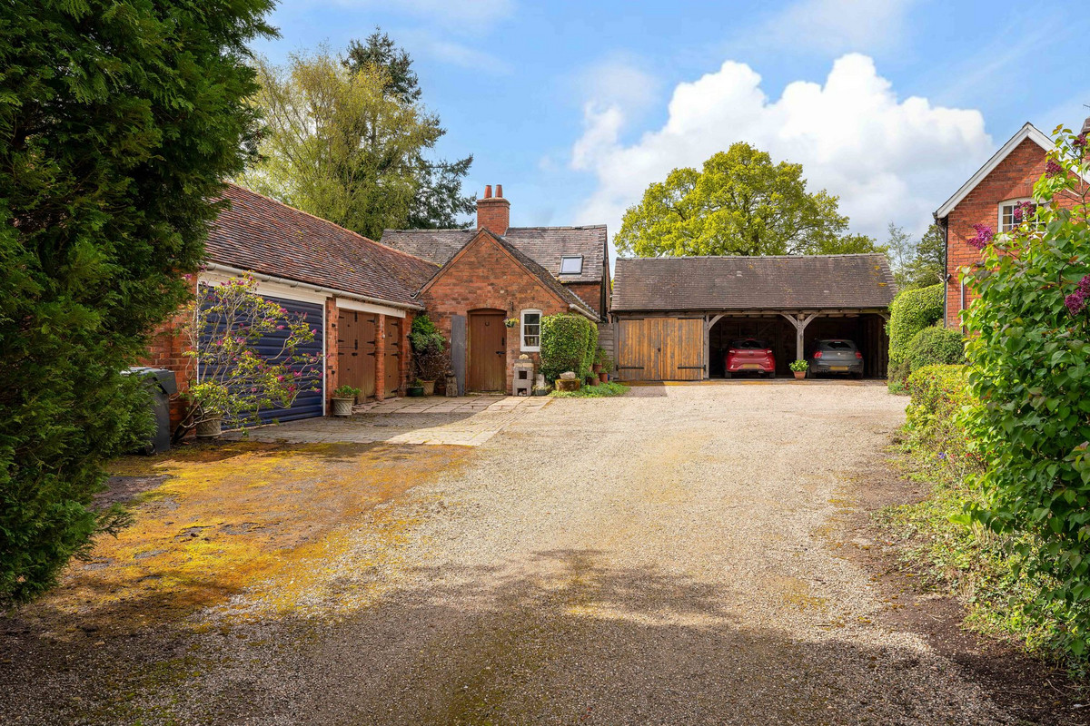 Detached House for sale with 7 bedrooms, Dordale Road Belbroughton