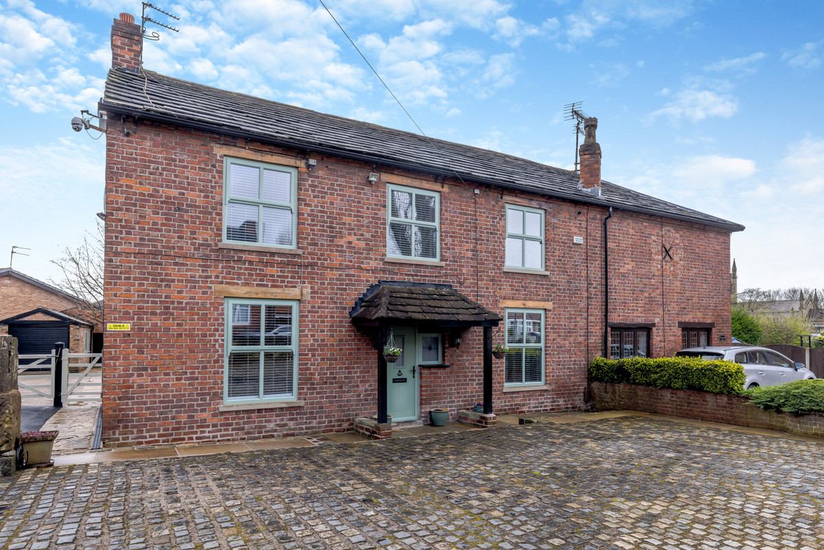 SemiDetached House for sale with 4 bedrooms, Lane Stockport