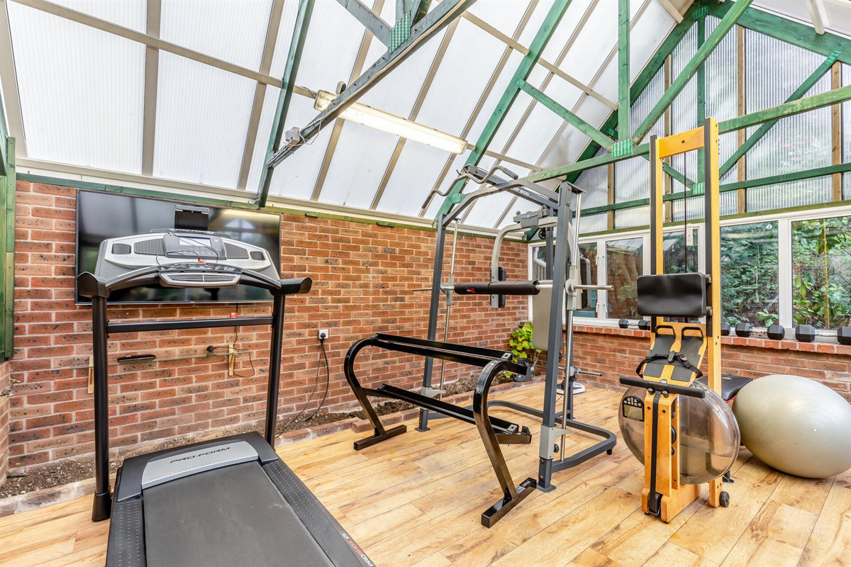 Detached House for sale with 5 bedrooms, Poolside Madeley Crewe