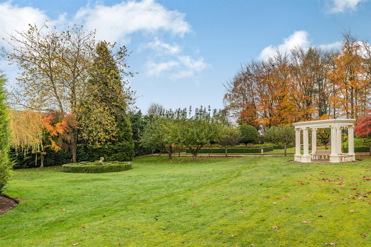 Detached House for sale with 5 bedrooms, Poolside Madeley Crewe