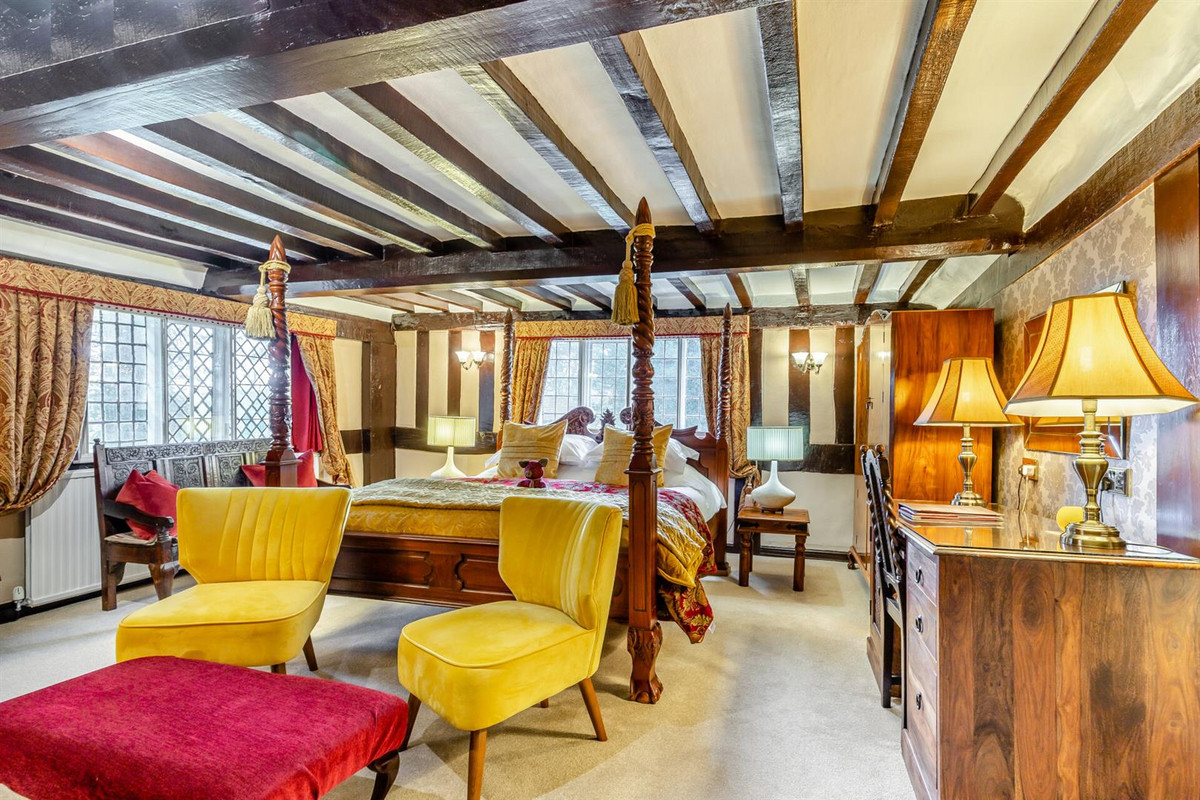 Detached House for sale with 5 bedrooms, Poolside Madeley Crewe