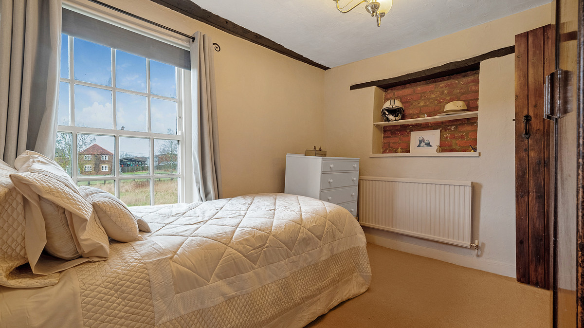 Detached House for sale with 6 bedrooms, Little Sutton Lane Langley