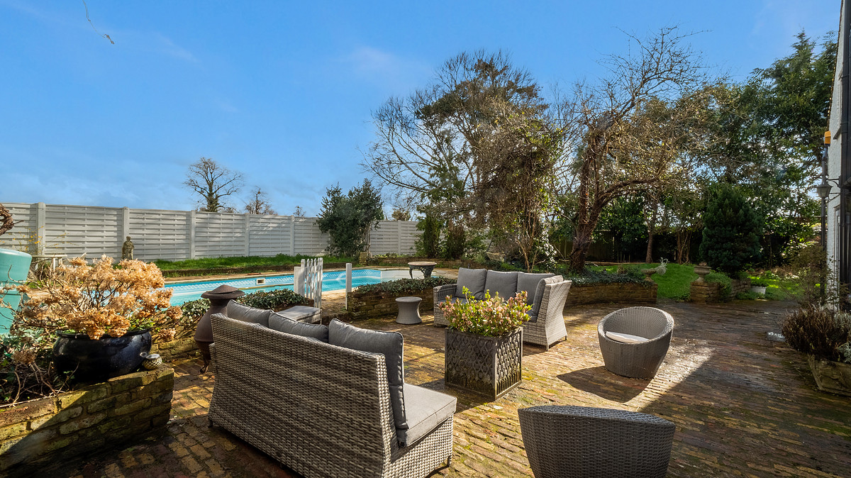 Detached House for sale with 6 bedrooms, Little Sutton Lane Langley