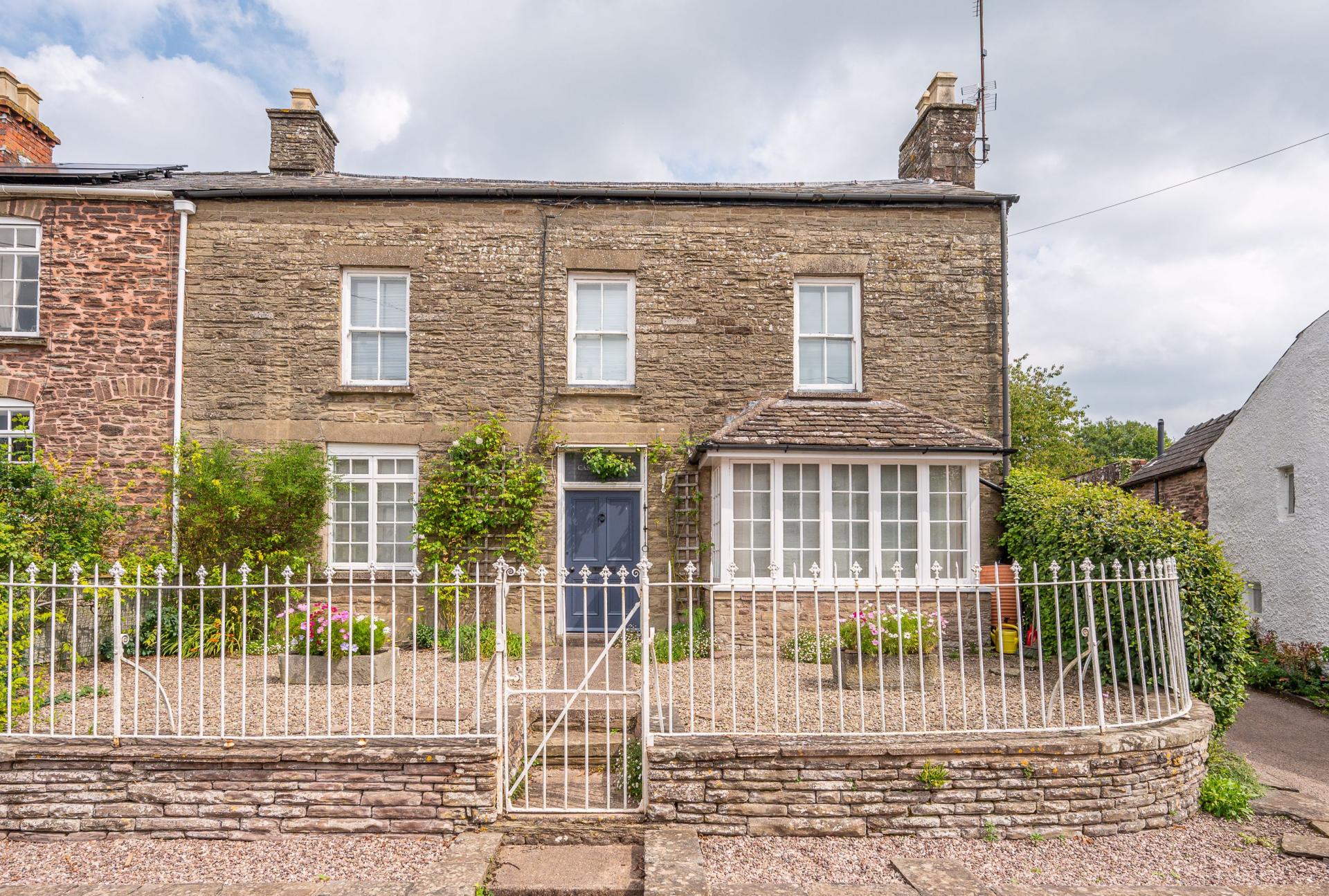 End Of Terrace House For Sale With 5 Bedrooms, Grosmont, Abergavenny ...