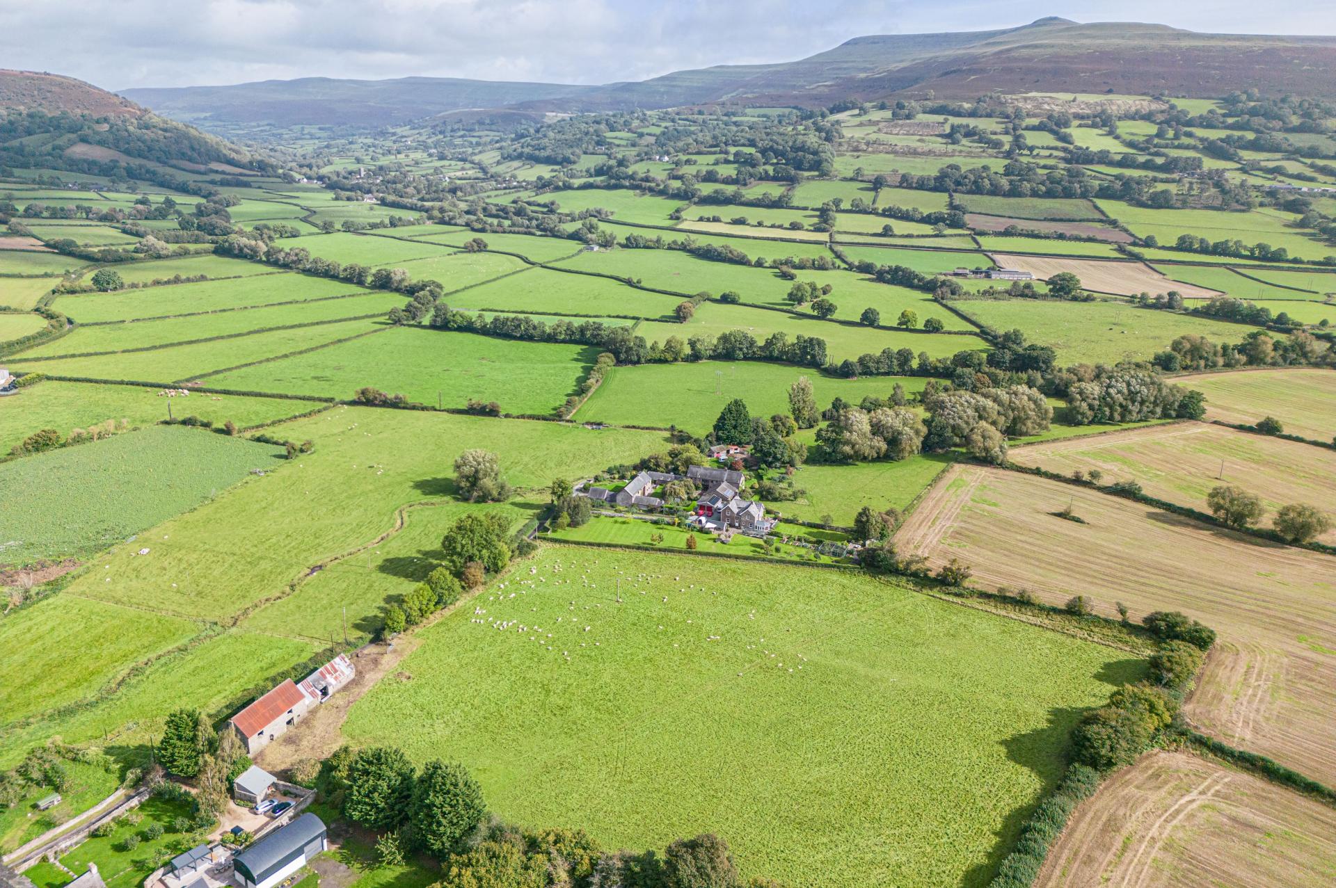 Detached House for sale with 5 bedrooms, Cwmdu, Crickhowell Fine