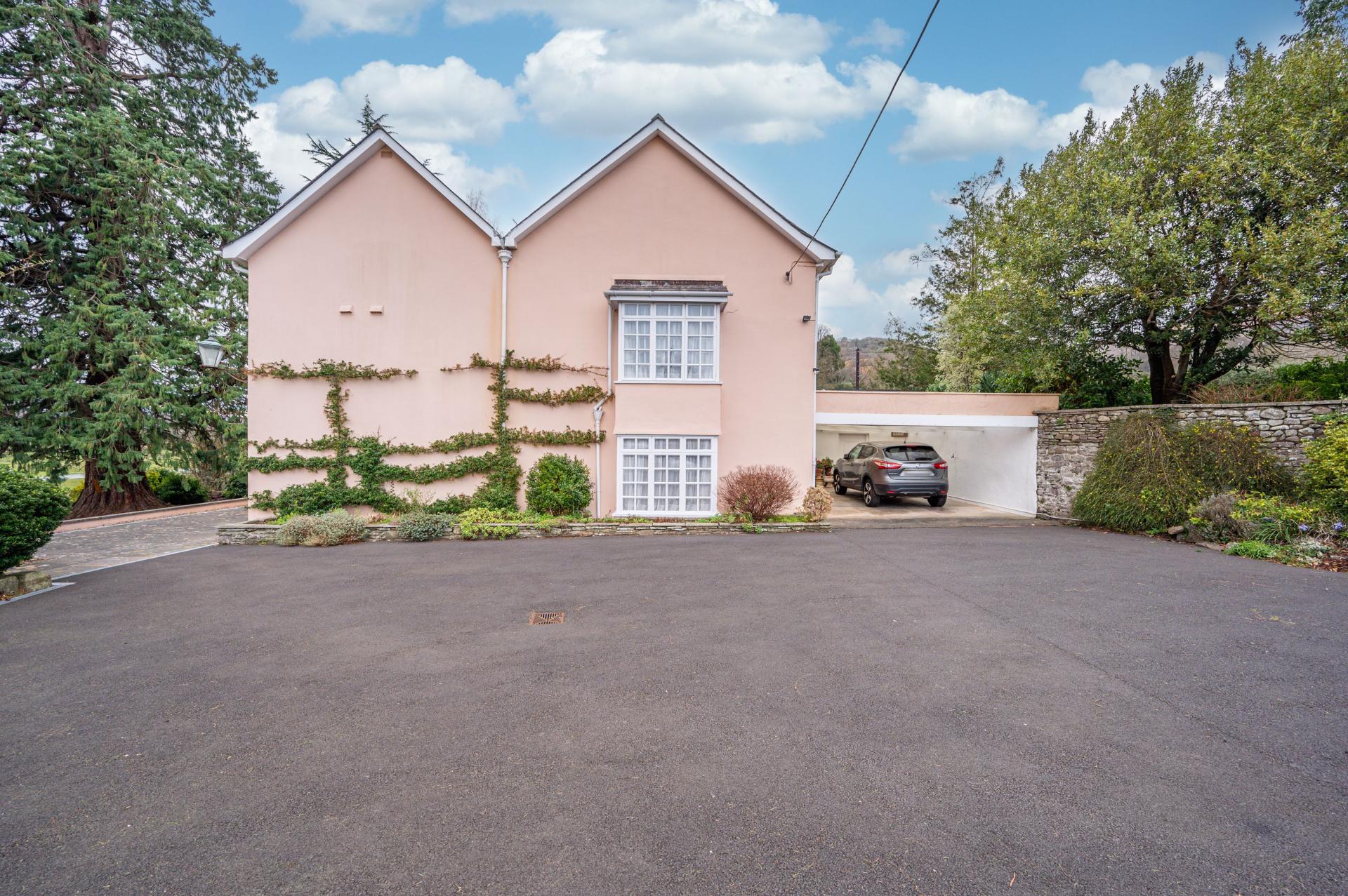 House for sale with 5 bedrooms, Llanwenarth, Abergavenny Fine & Country