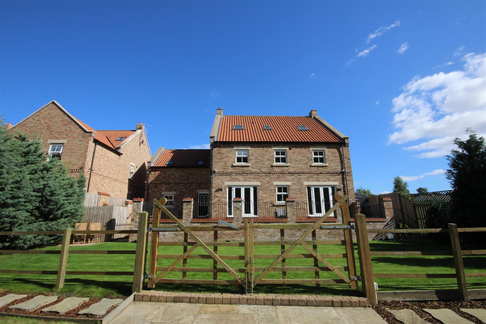 6 bedroom Detached House for sale in Yarm