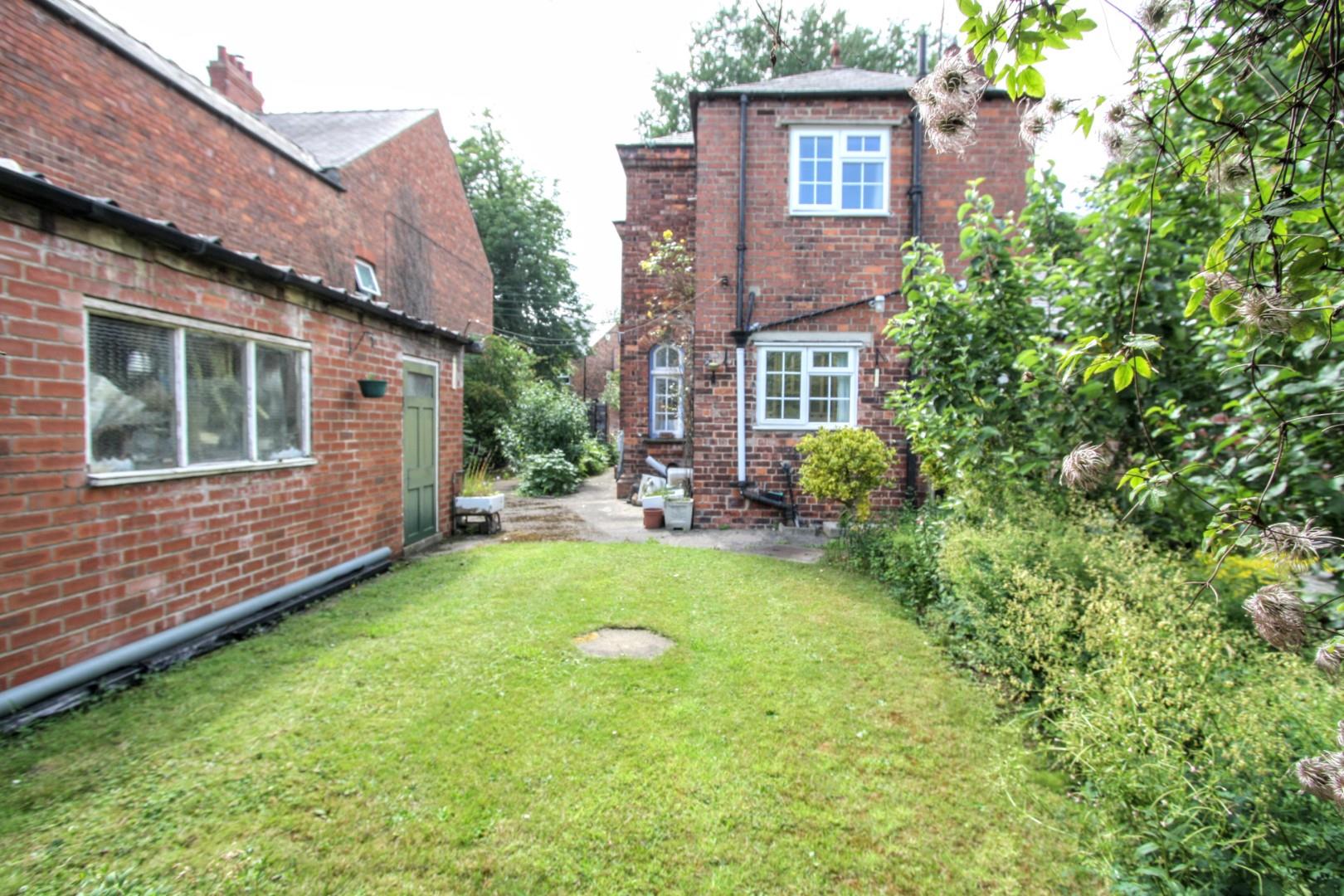 3 bedroom Detached House for sale in Middleton St.