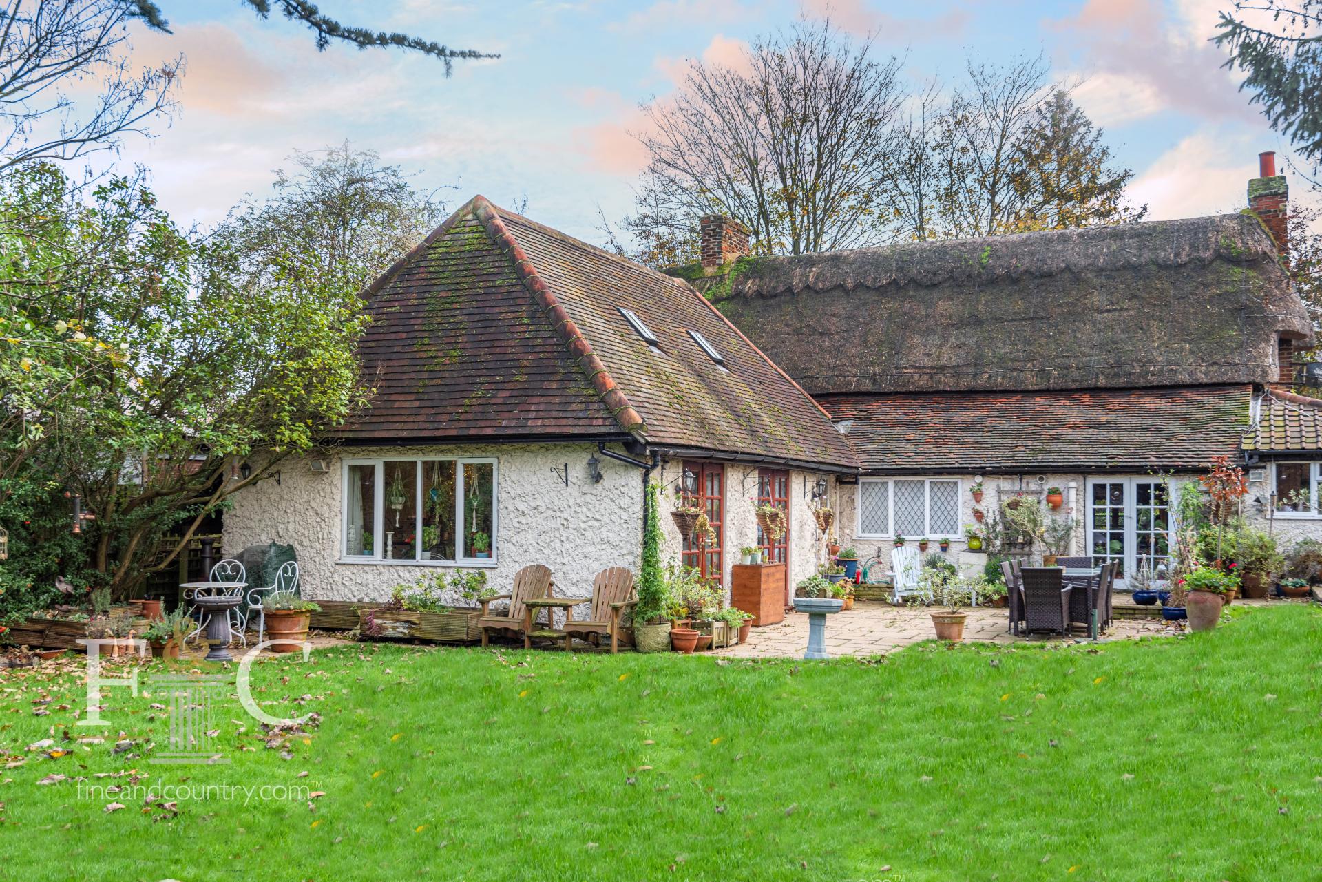 5 bedroom Cottage for sale in Roydon