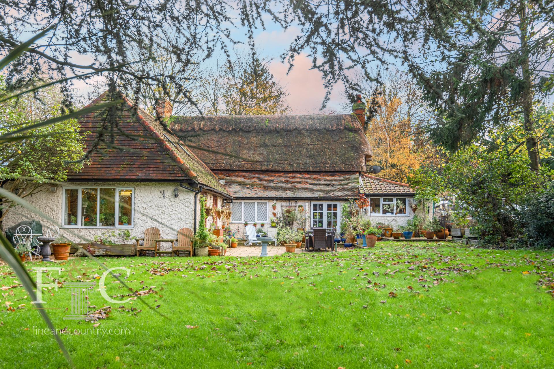 5 bedroom Cottage for sale in Roydon