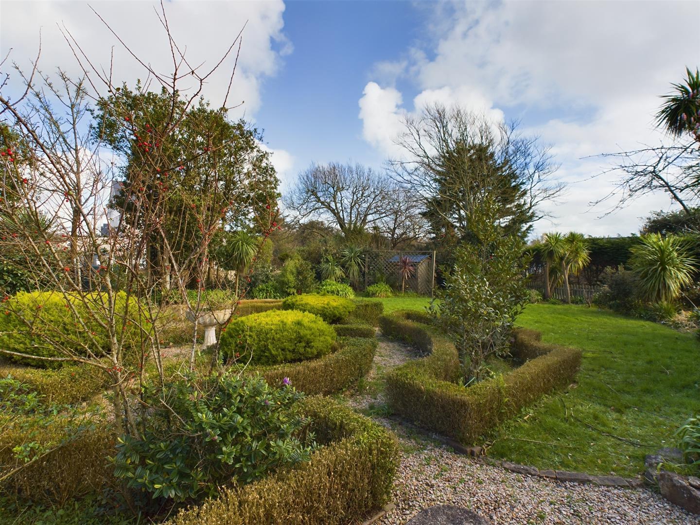 Detached House for sale with 5 bedrooms, La Route Des St