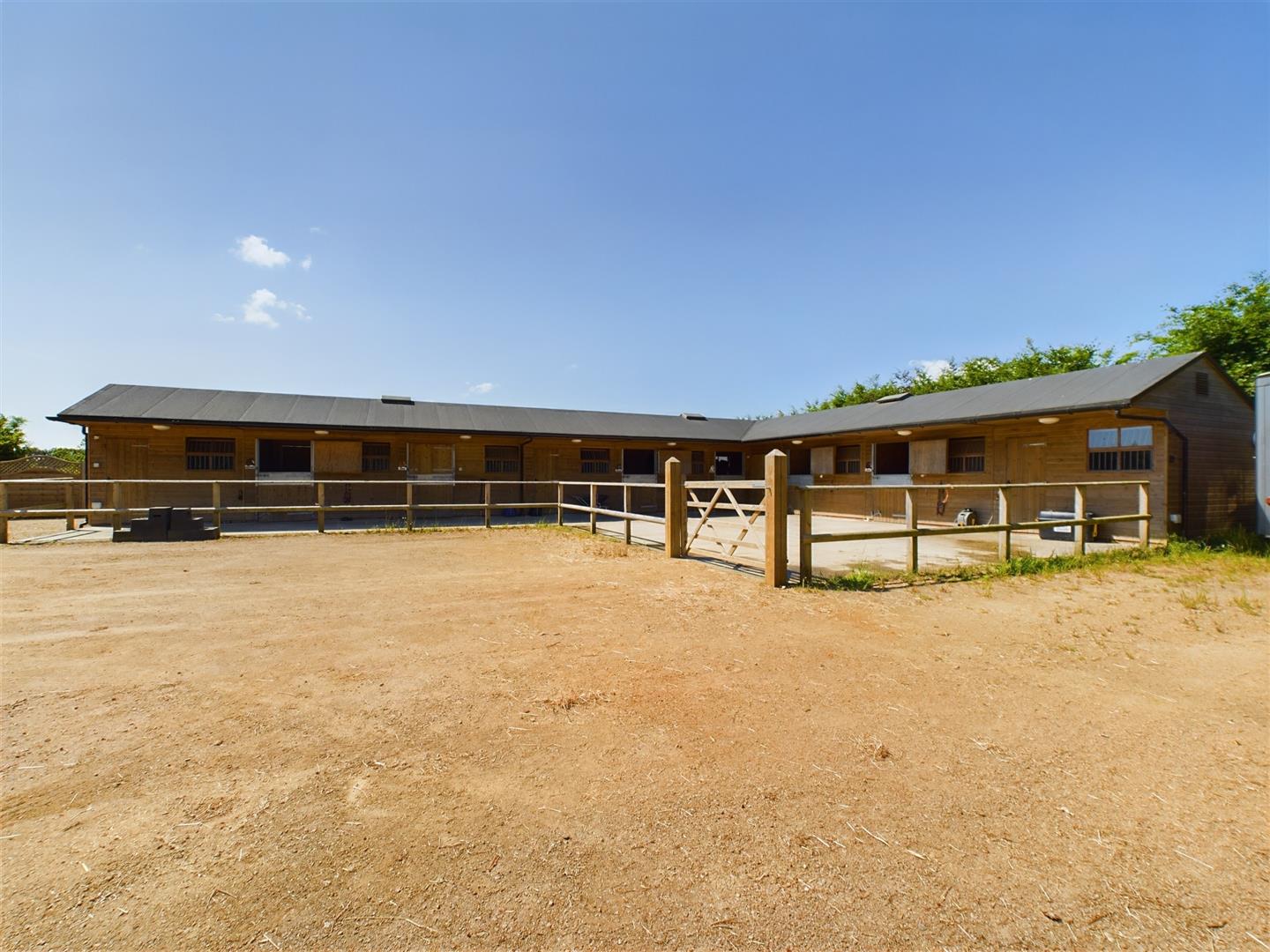 Farm House for sale , Equestrian Facilities Down A Country Lane In St