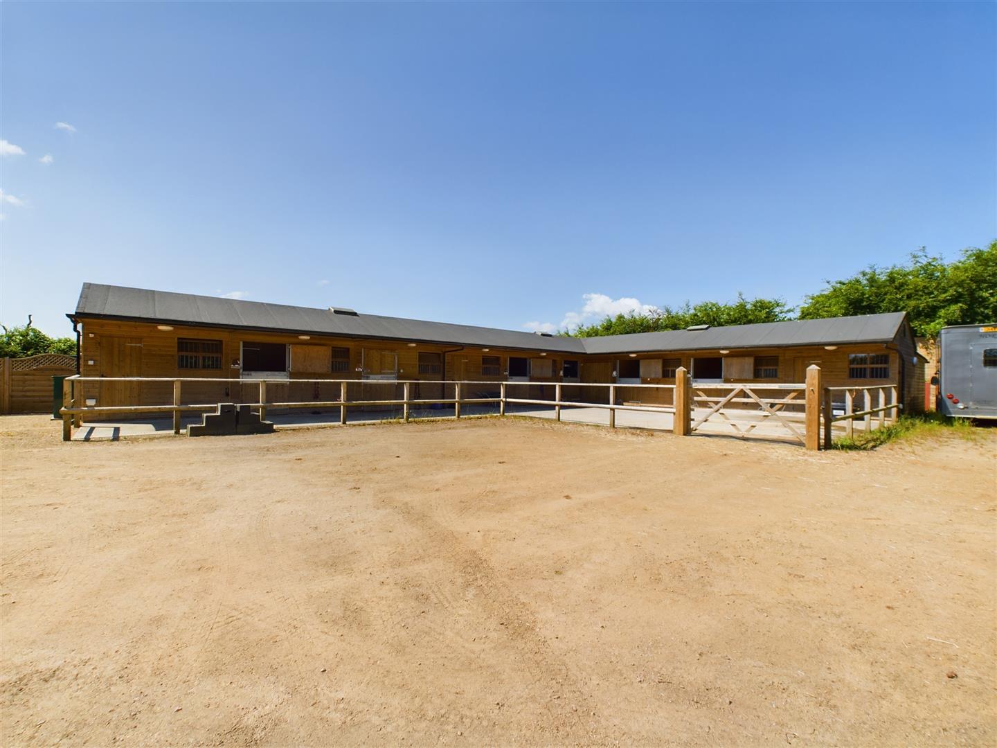 Farm House for sale , Equestrian Facilities Down A Country Lane In St