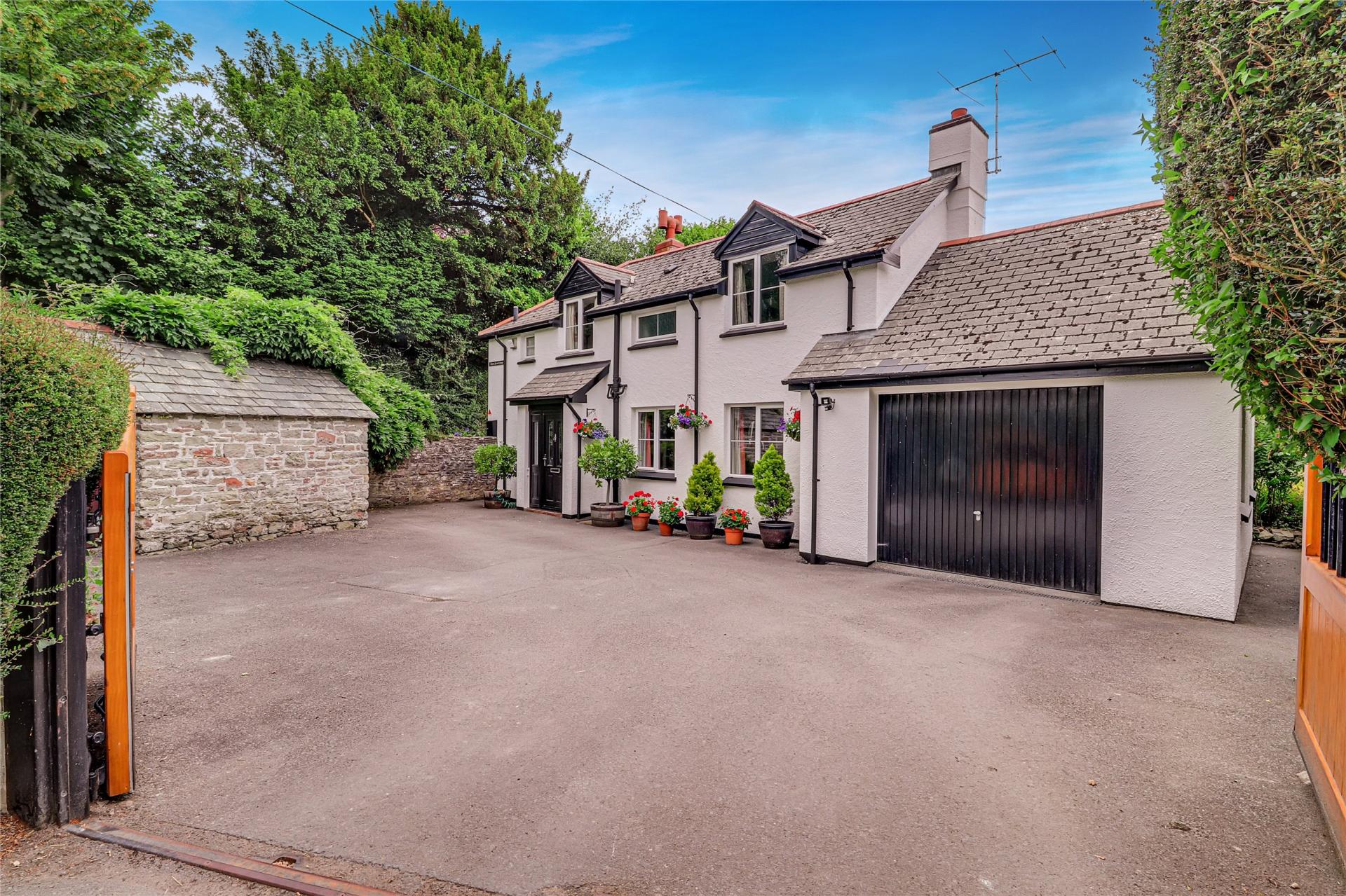 Detached House for sale with 4 bedrooms, Shirwell, Barnstaple Fine