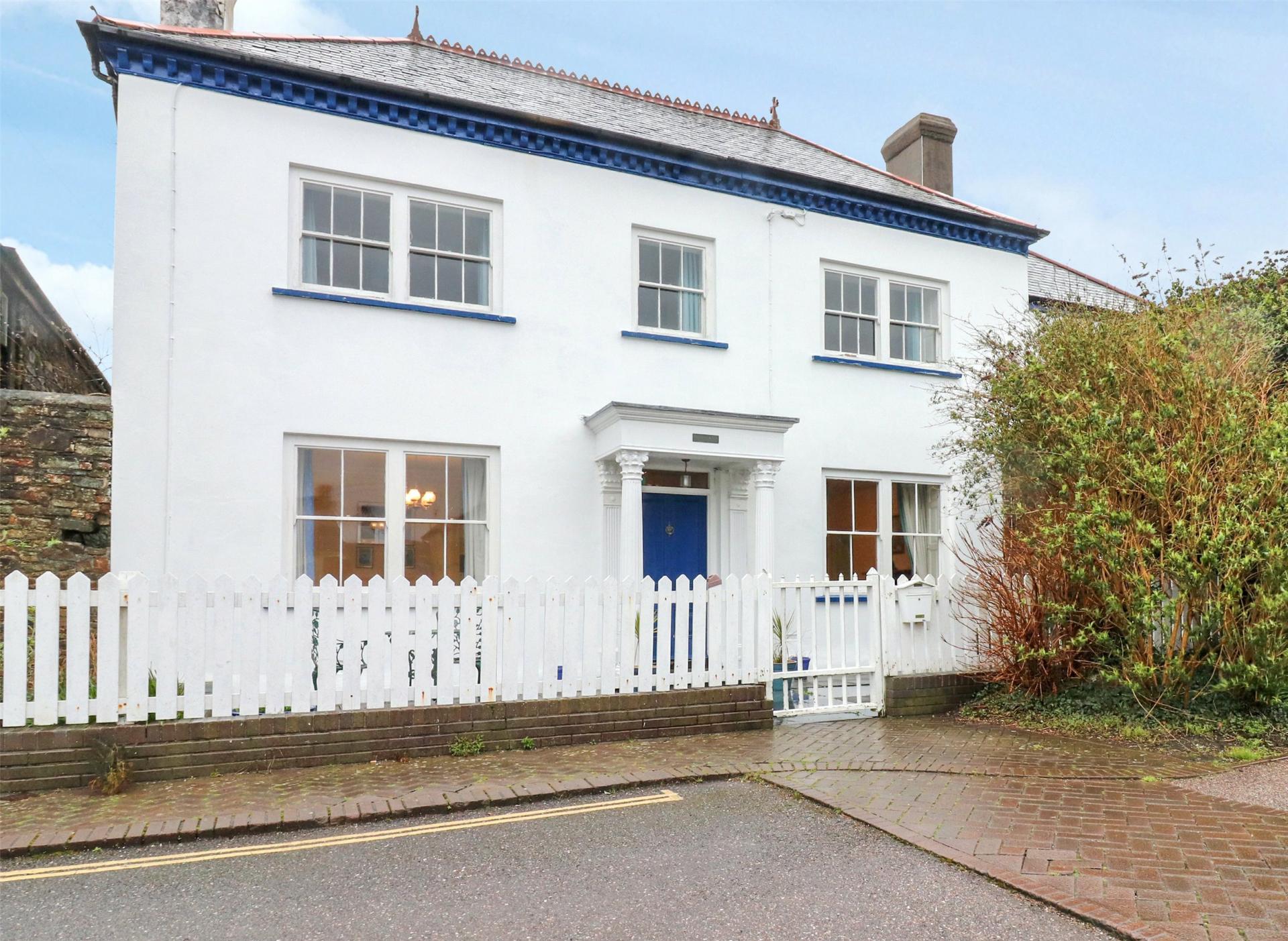 6 bedroom Detached House for sale in Bideford