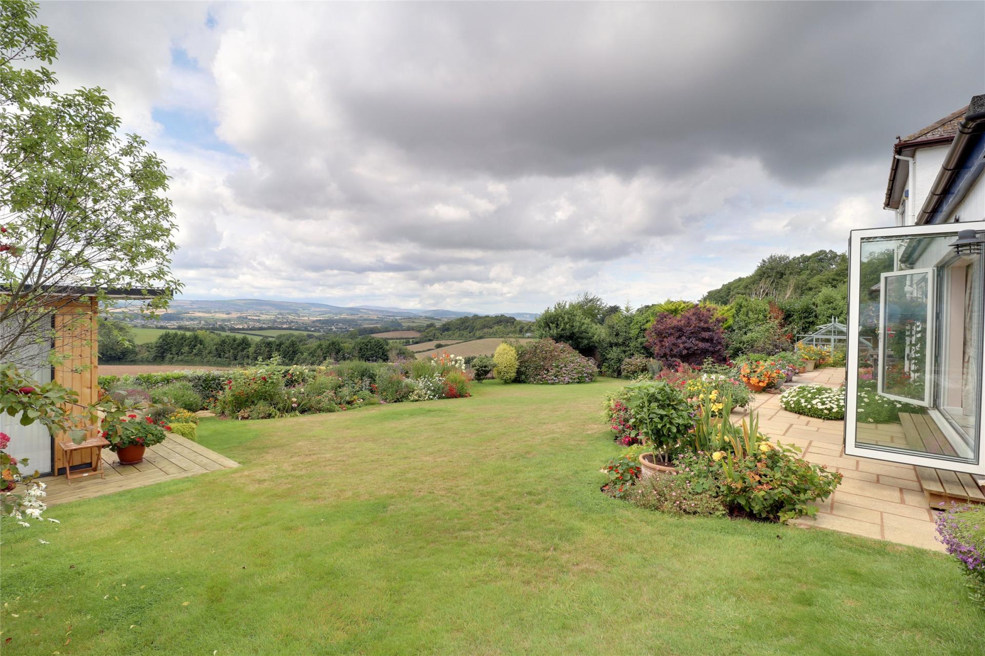 4 bedroom Detached House for sale in Taunton