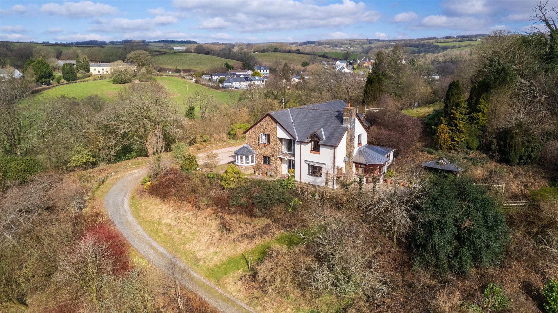 Detached House for sale with 5 bedrooms, Brayford, Barnstaple Fine