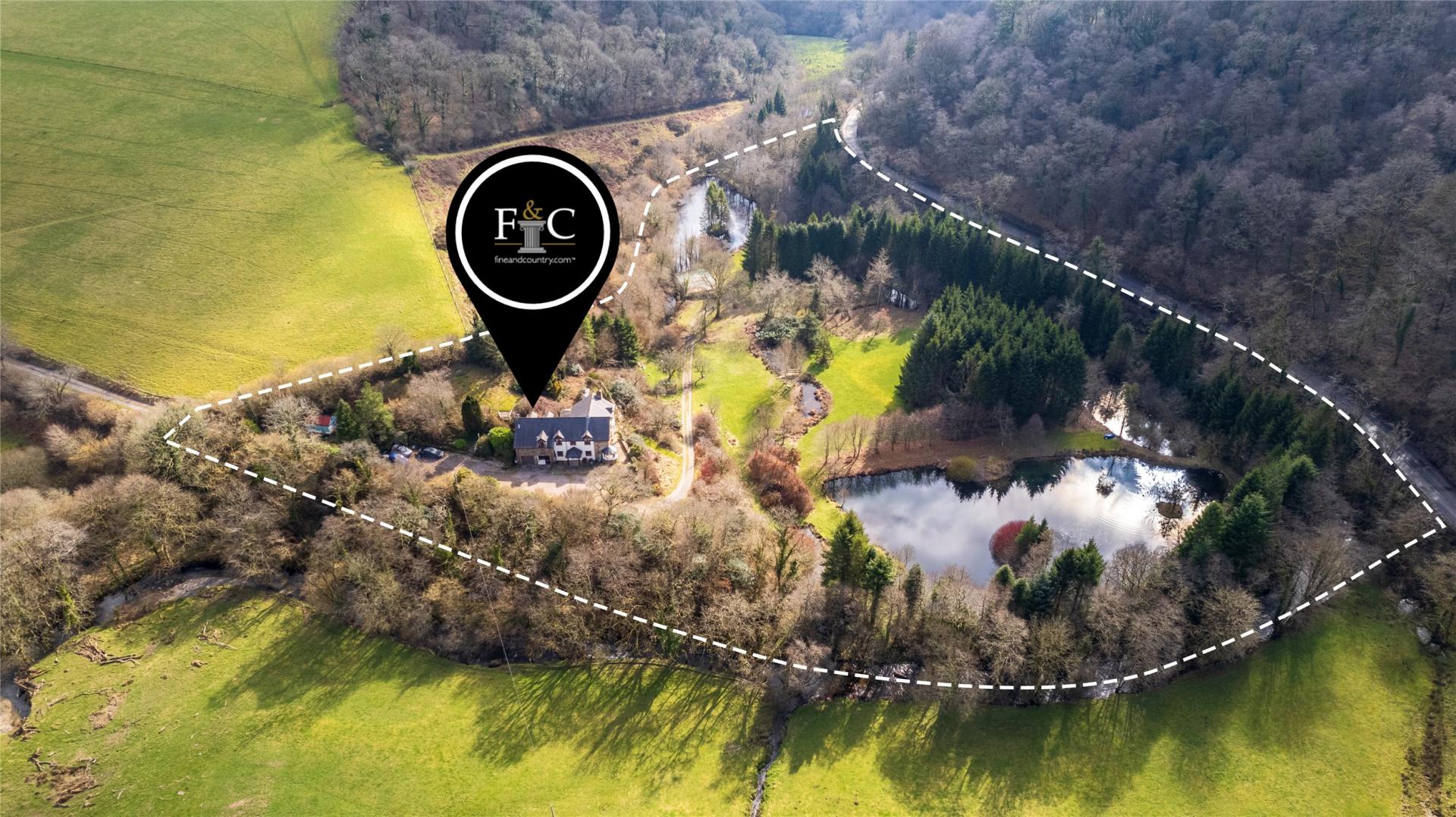 Detached House for sale with 5 bedrooms, Brayford, Barnstaple Fine