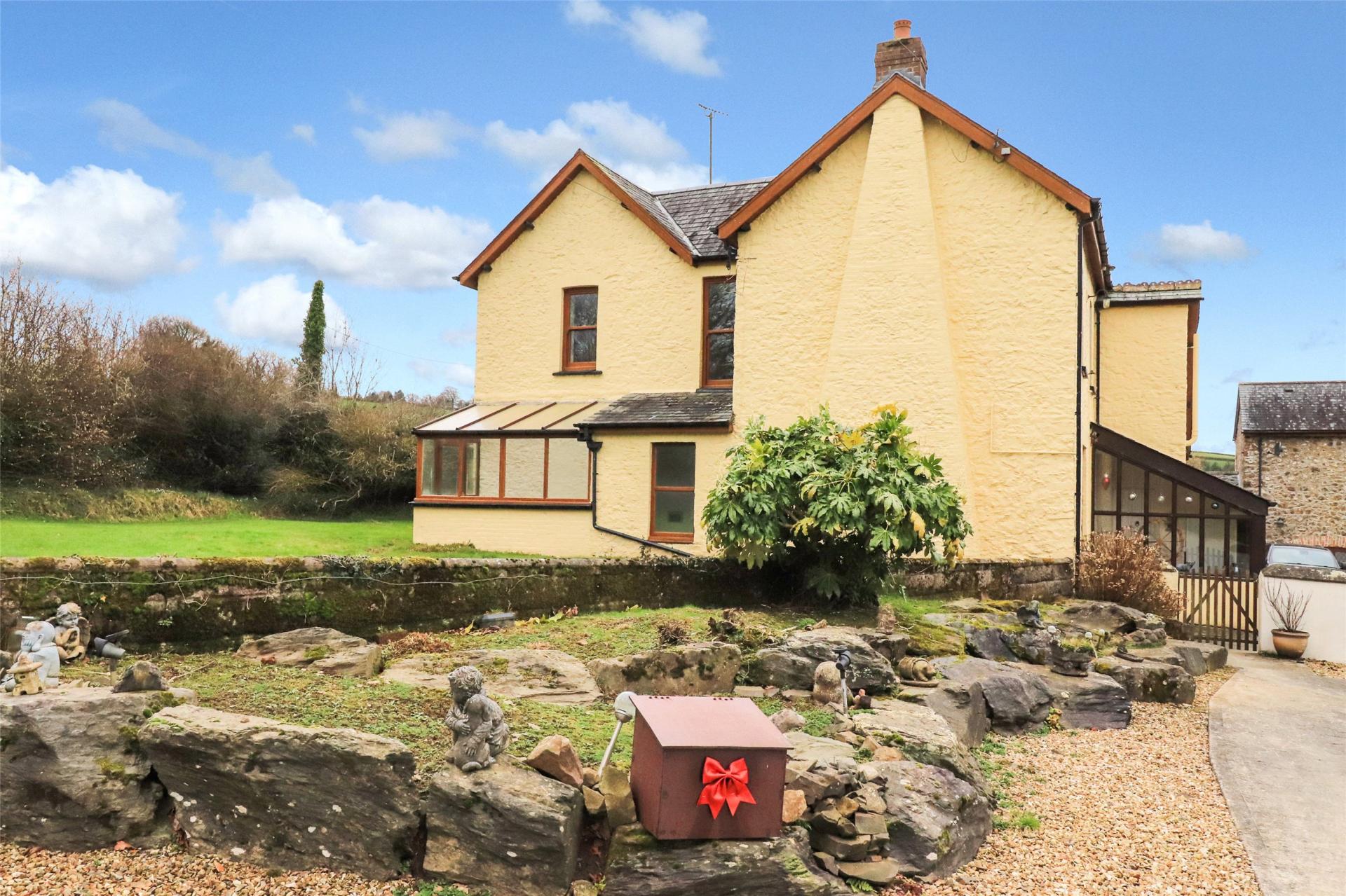 Detached House for sale with 5 bedrooms, East Ford Farm, Ash Mill