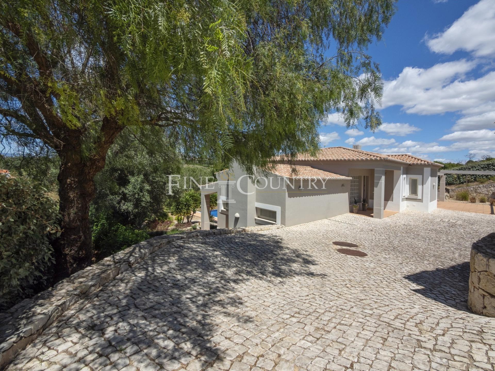 Detached House for sale with 3 bedrooms, Carvoeiro Independent 3