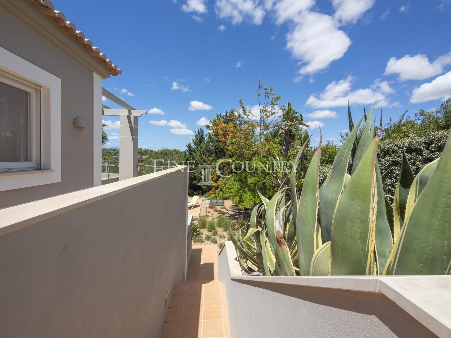 Detached House for sale with 3 bedrooms, Carvoeiro Independent 3