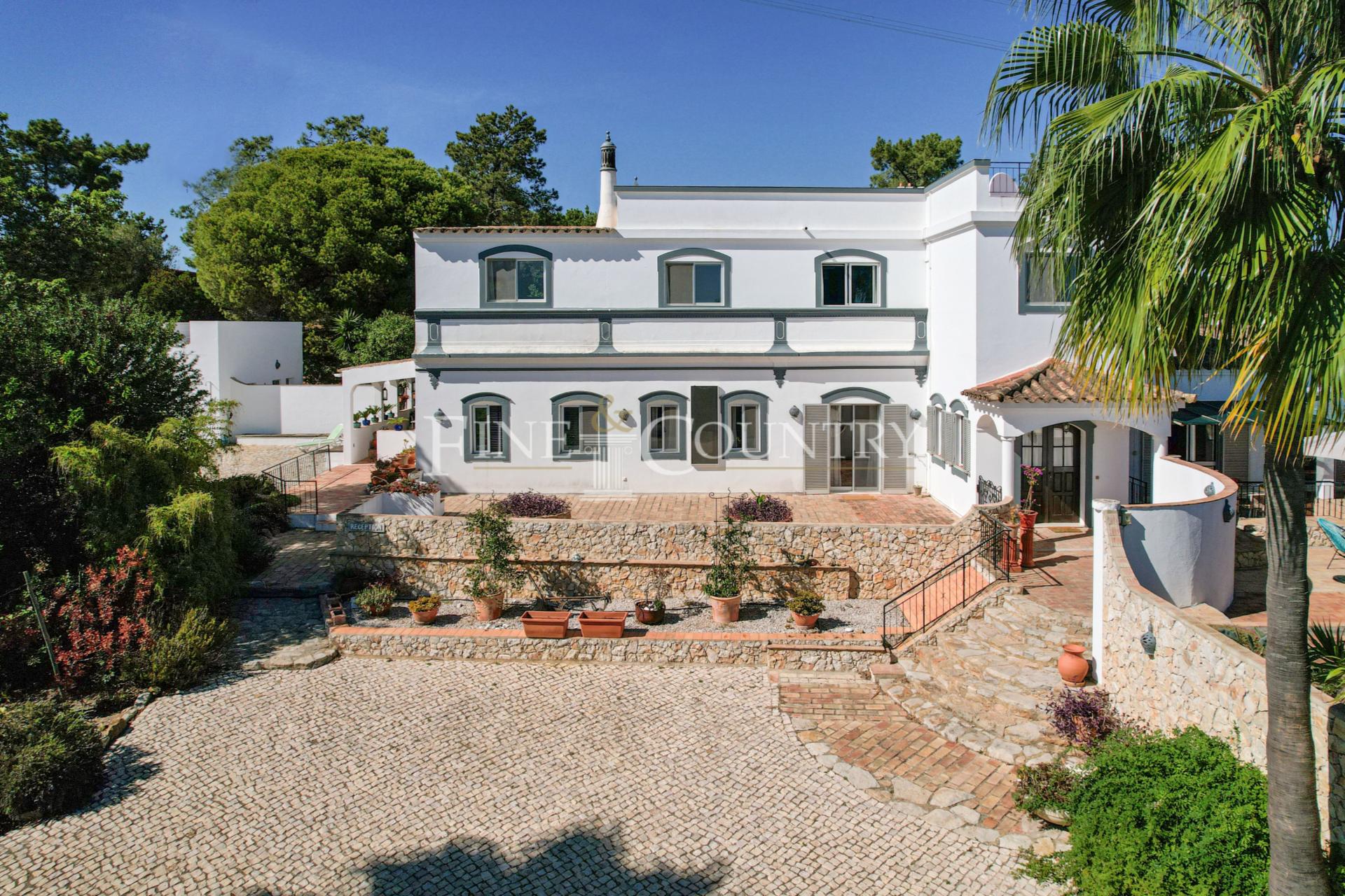 House with additional for sale with 8 bedrooms