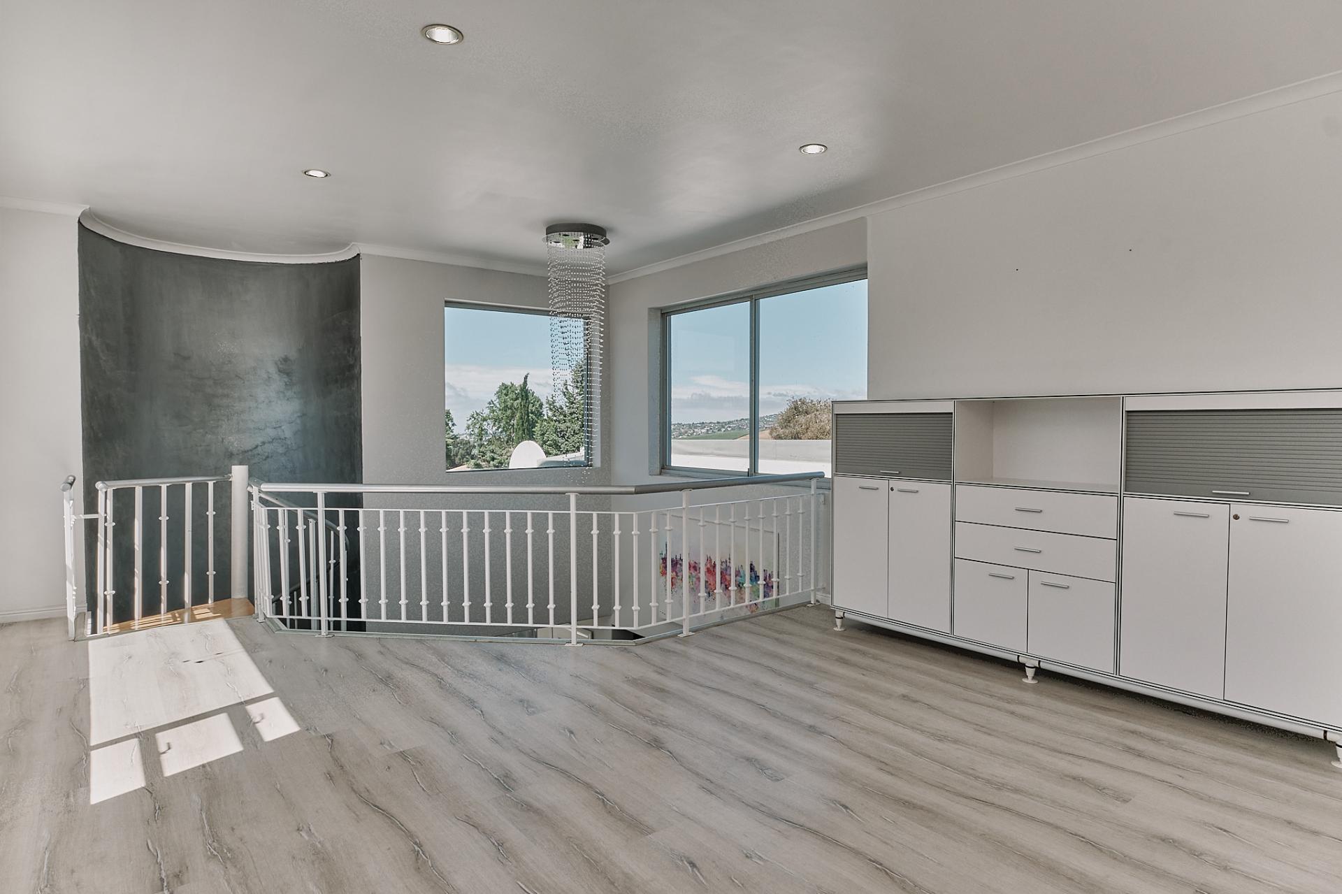 House for sale with 3 bedrooms, Aurora, Durbanville Fine & Country