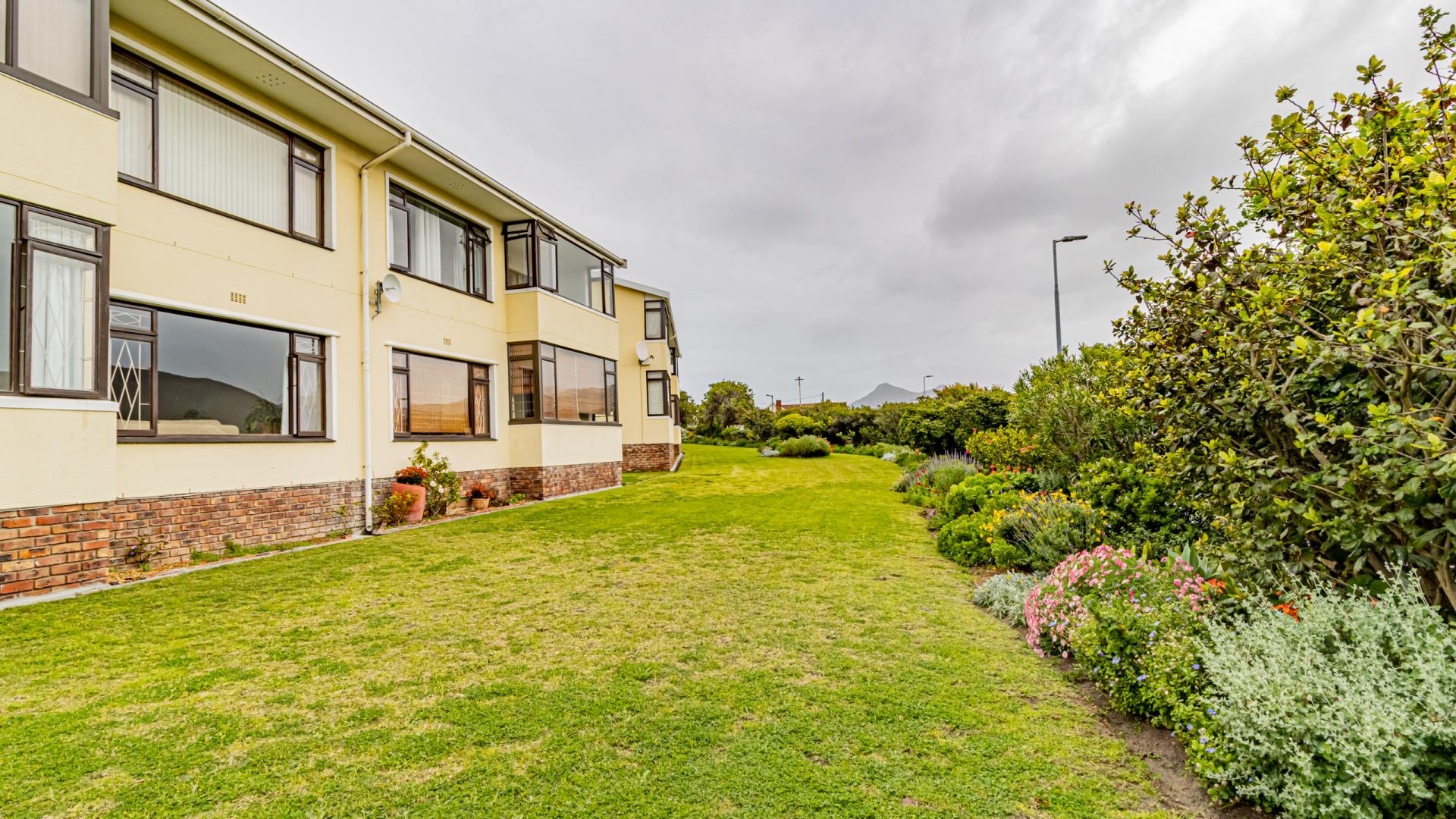 2 bedroom Apartment for sale in Fish Hoek