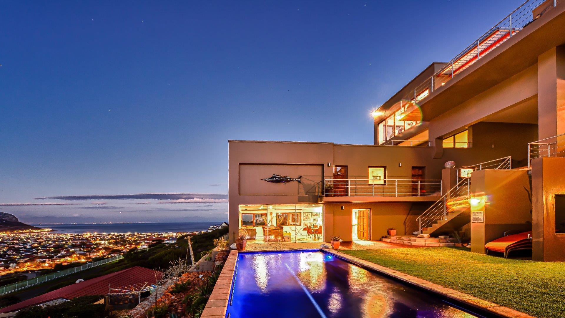 6 bedroom House for sale in Fish Hoek