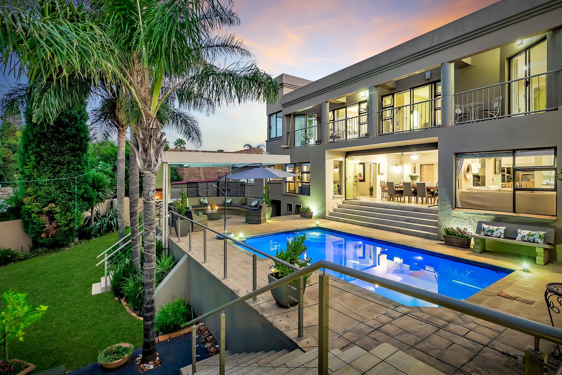 House for sale with 6 bedrooms, Little Falls, Roodepoort Fine & Country