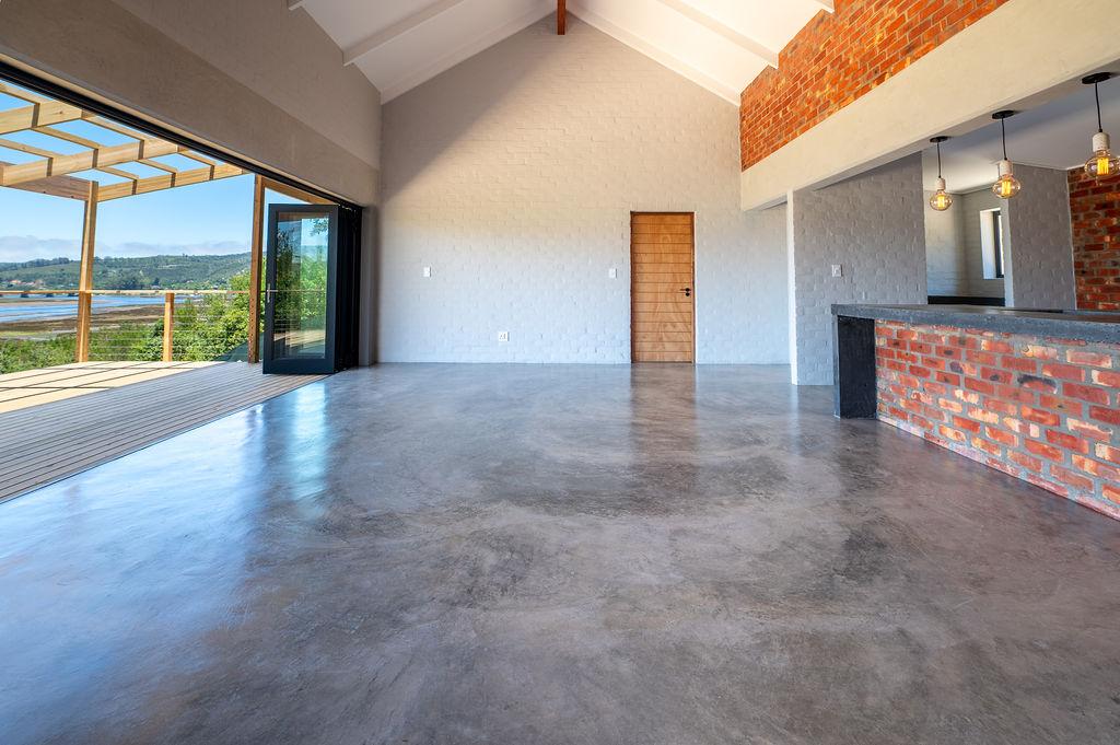 House for sale with 2 bedrooms, Westford Bridge, Knysna Fine & Country