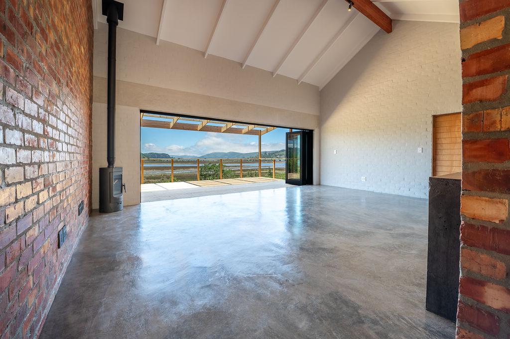 House for sale with 2 bedrooms, Westford Bridge, Knysna Fine & Country